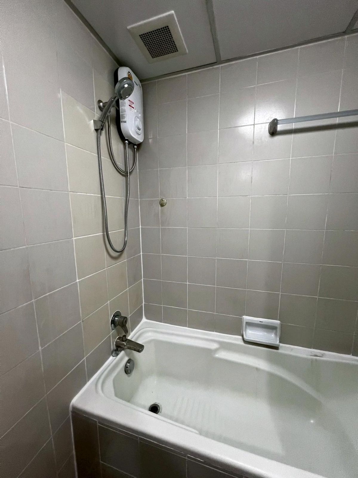 For SaleCondoBang kae, Phetkasem : Condo for sale, excellent location next to the BTS, near Bang Phai MRT station, Phetkasem Rd. (Sold with tenant) Beautiful room, good condition, fully furnished.