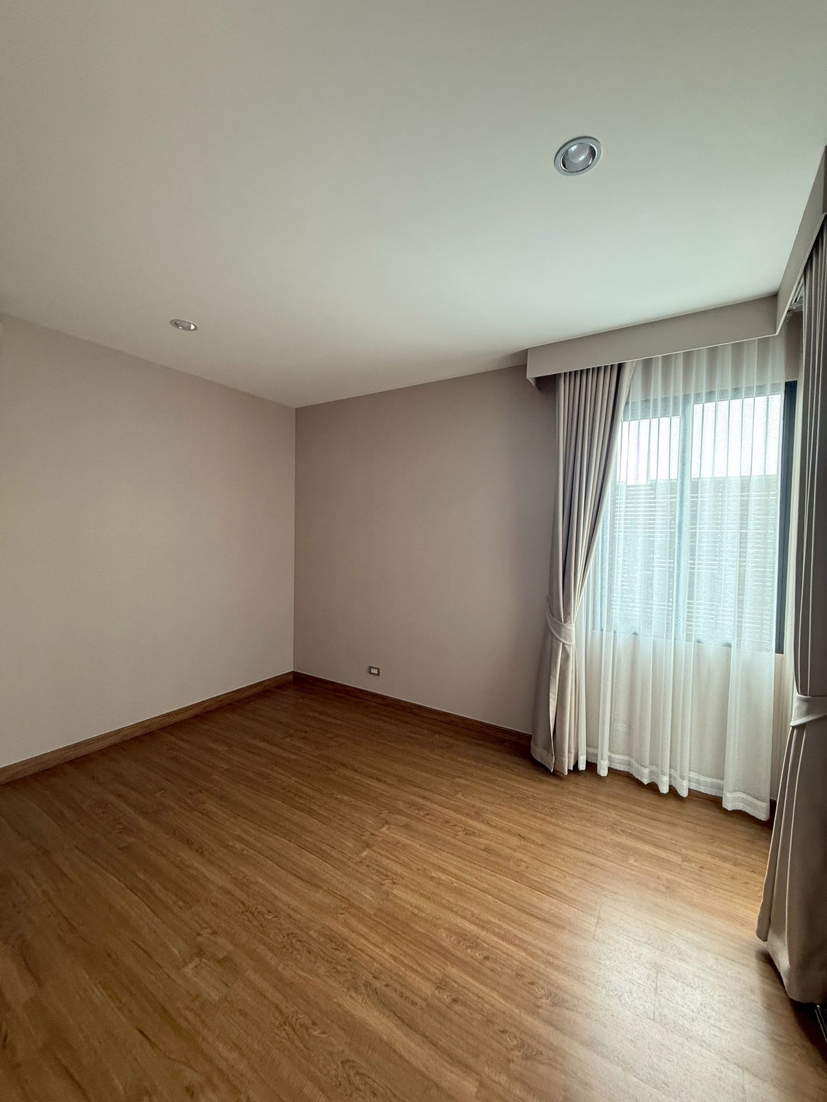 For SaleChokchai 4, Ladprao 71, Ladprao 48, : 🏛️✨Baan Klang Muang Classe, Ratchada -Ladprao, 3.5 floor, 364 sq.m., 51.7 sq.w. | 4 bedrooms, 5 bathrooms, 3 parking spaces, starting 27.9 MB. Contact Tel.0922635410