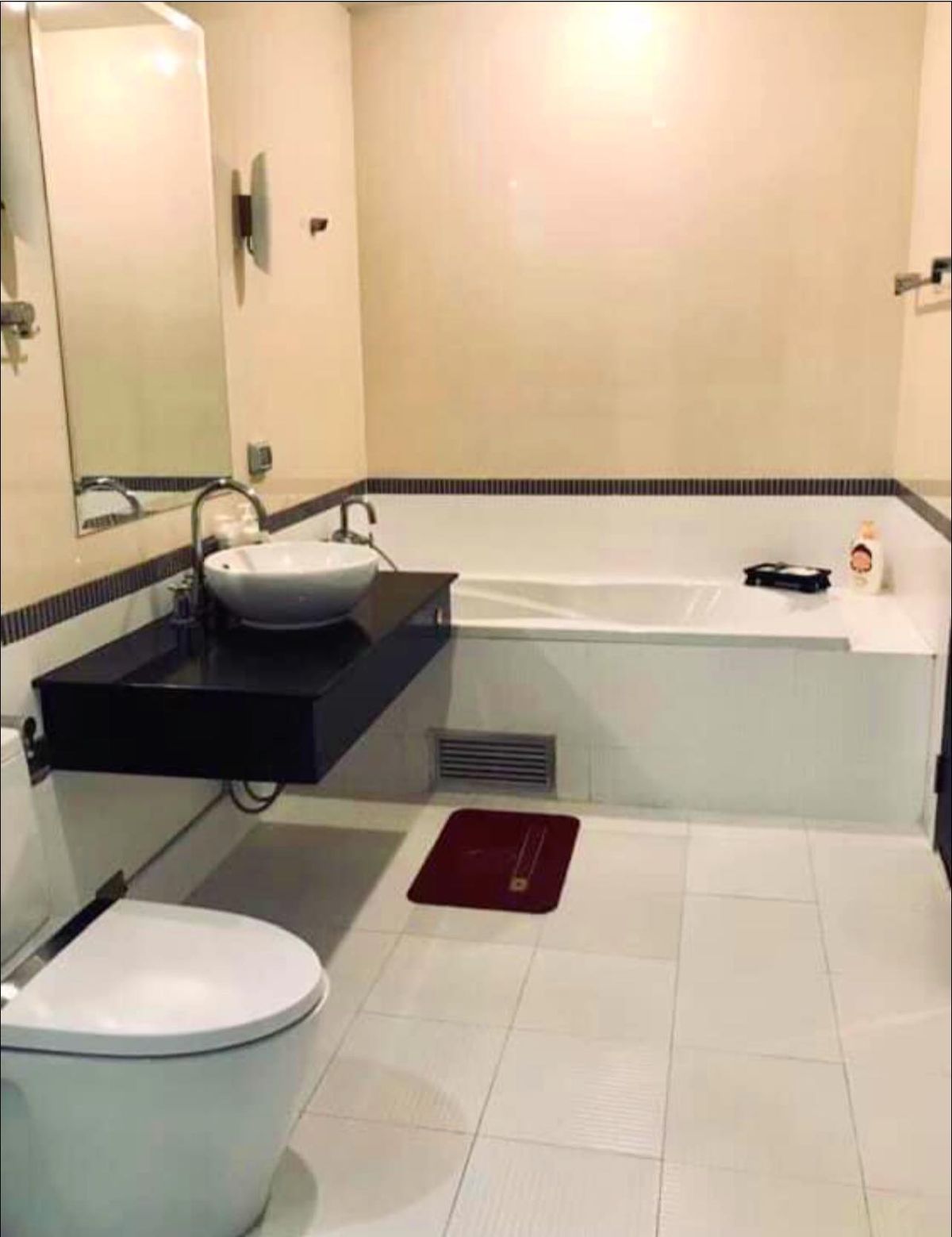 For RentCondoRatchathewi,Phayathai : The Address Siam【𝐑𝐄𝐍𝐓】🔥Spacious and open design with glass and built-in furniture for complete functionality🔥  Contact Line ID: @hacondo