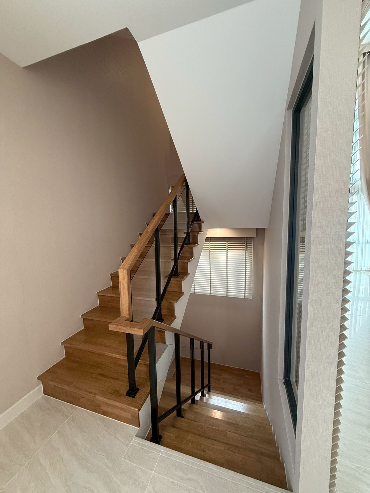 For SaleChokchai 4, Ladprao 71, Ladprao 48, : 🏛️✨Baan Klang Muang Classe, Ratchada -Ladprao, 3.5 floor, 364 sq.m., 51.7 sq.w. | 4 bedrooms, 5 bathrooms, 3 parking spaces, starting 27.9 MB. Contact Tel.0922635410