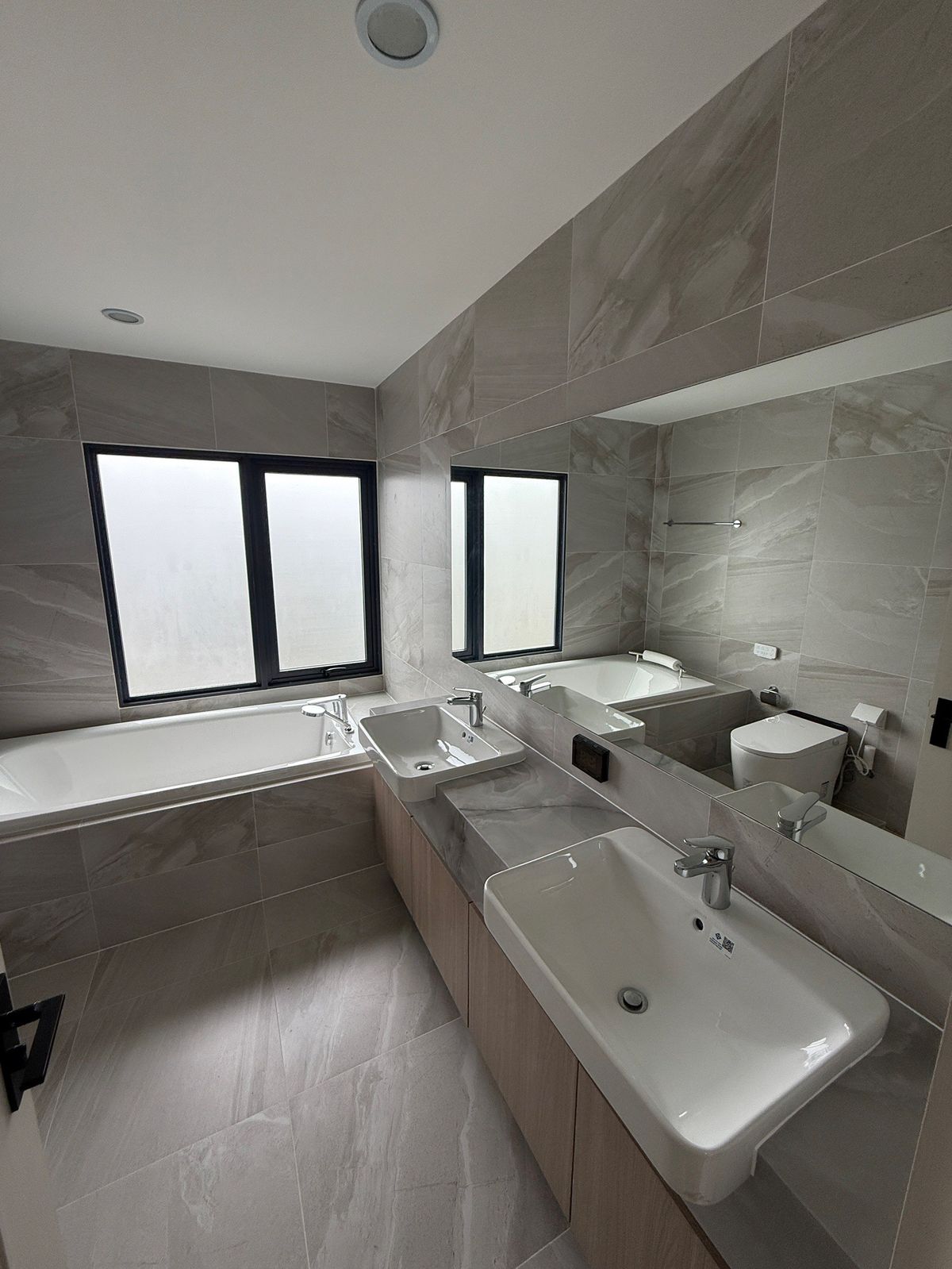 For SaleChokchai 4, Ladprao 71, Ladprao 48, : 🏛️Baan Klang Muang Classe, Ratchada -Ladprao 🌈 3.5 floor townhome, size 364 sq.m. 51.7 sq.w. | 4 bedrooms, 5 bathrooms, 3 parking spaces, starting 27.9 MB. Contact to watch Tel.0922635410