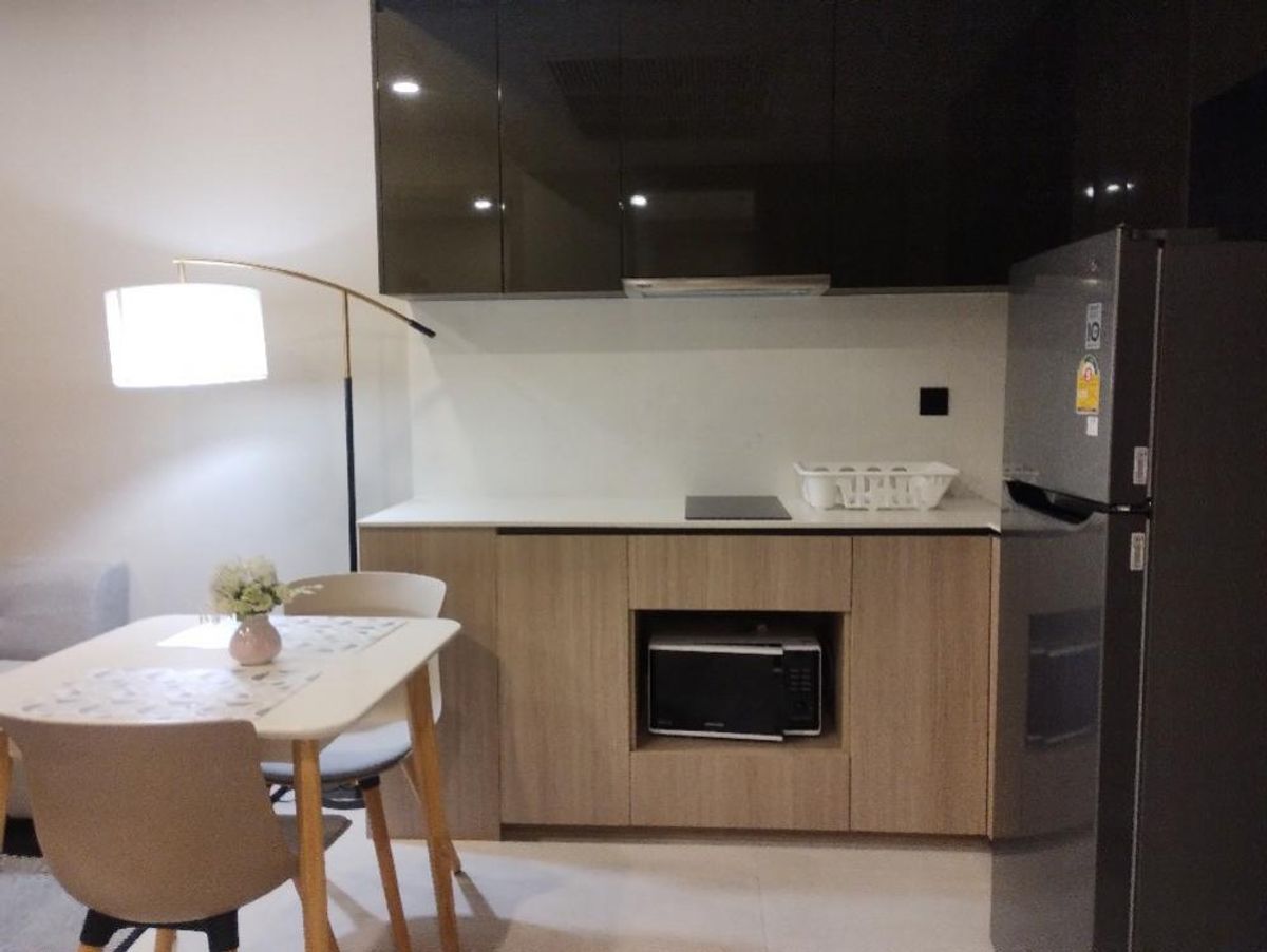 For SaleCondoSiam Paragon ,Chulalongkorn,Samyan : Cooper Siam【𝐒𝐄𝐋𝐋 & 𝐑𝐄𝐍𝐓】🔥Modern style, elegant design, and meticulously built-in furniture in every corner. Emphasis on spaciousness and airiness. Fully furnished. 🔥  Contact Line ID: @hacondo