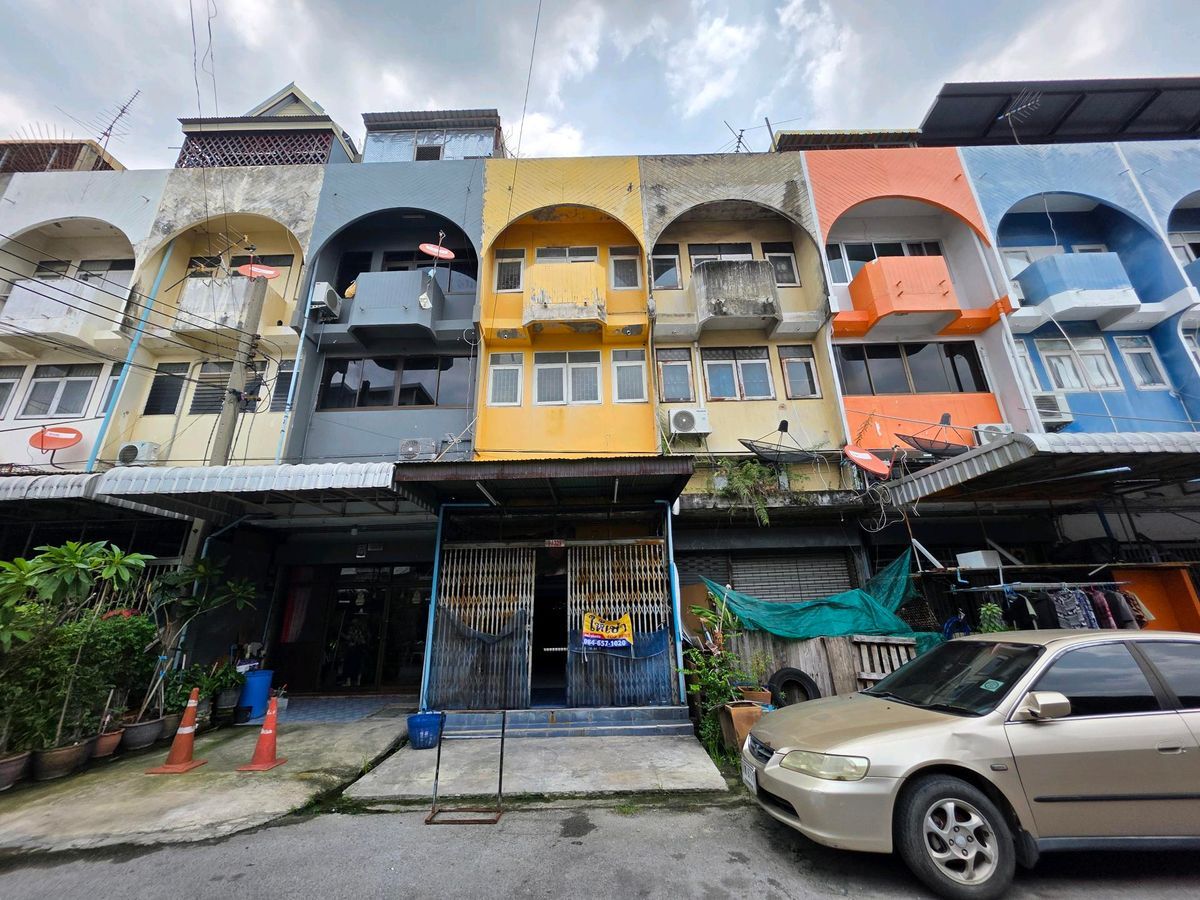 ให้เช่าอาคารพาณิชย์เกษตร นวมินทร์ ลาดปลาเค้า : ปล่อยเช่าอาคารพาณิชย์ 4 ชั้น ติดตลาดลาดปลาเค้า ซอยลาดปลาเค้า 78 รามอินทรา 4