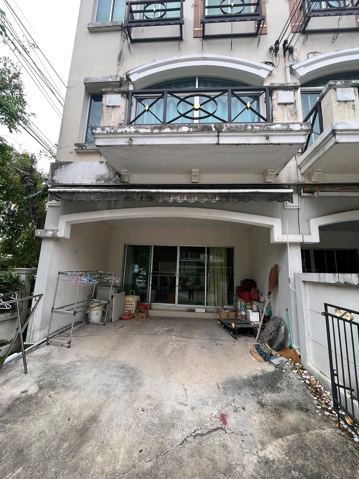 ขายทาวน์โฮมรามคำแหง หัวหมาก : For sale บ้านกลางเมือง เดอะ ปารีส พระราม 9-รามคำแหง (Baan Klang Muang The Paris Rama9-Ramkamhang)
ขาย  บ้านกลางเมือง เดอะปารีส ซอยกรุงเทพกรีฑา 7
หลังมุม 