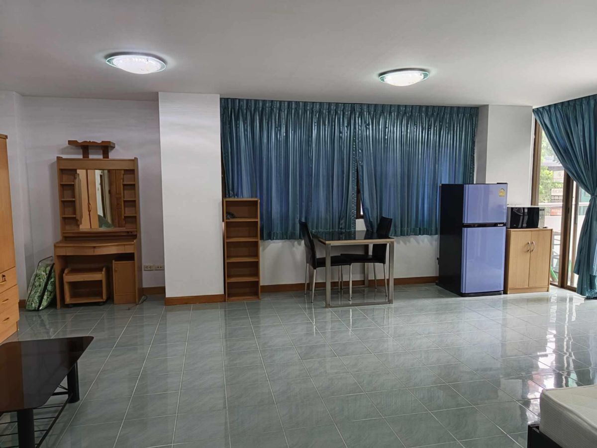 For RentCondoRatchadapisek, Huaikwang, Suttisan : 🔥 Rental Ratchada City Condo 🔥 📍 Near MRT Huai Khwang 🚆 only a few minutes walk