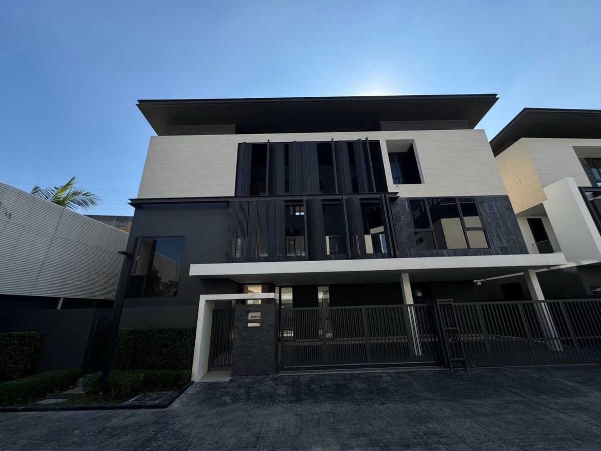 ขายบ้านพัฒนาการ ศรีนครินทร์ : 𝙏𝙝𝙚 𝙐𝙧𝙗𝙖𝙣 𝙍𝙚𝙨𝙚𝙧𝙫𝙚 บ้านเดี่ยว 3 ชั้น ระดับ𝗦𝘂𝗽𝗲𝗿 𝗟𝘂𝘅𝘂𝗿𝘆ติดถนนคู่ขนานมอเตอร์เวย์ 🔥30MB 🔥