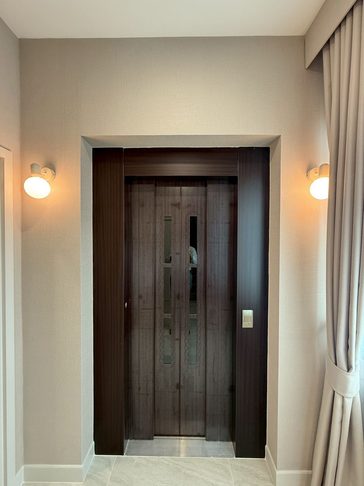 For SaleChokchai 4, Ladprao 71, Ladprao 48, : Baan Klang Muang Classe Ratchada -Ladprao ✨ 3.5 Townhome, 364 sq.m. 51.7 sq.w. | 4 bedrooms, 5 bathrooms, 3 parking spaces, starting 27.9 MB. Contact Tel.0922635410 (Earth)