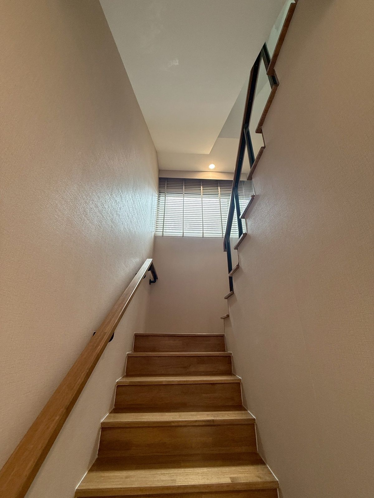 For SaleChokchai 4, Ladprao 71, Ladprao 48, : 🏛️Baan Klang Muang Classe, Ratchada -Ladprao 🌈 3.5 floor townhome, size 364 sq.m. 51.7 sq.w. | 4 bedrooms, 5 bathrooms, 3 parking spaces, starting 27.9 MB. Contact to watch Tel.0922635410