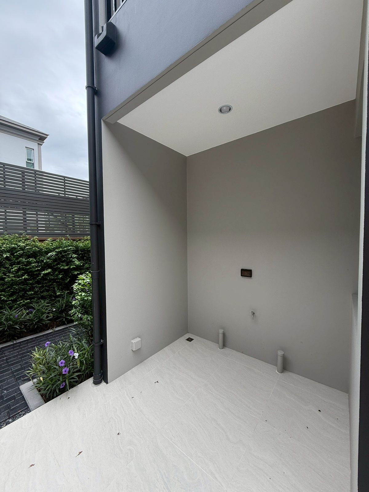 For SaleChokchai 4, Ladprao 71, Ladprao 48, : 🏛️Baan Klang Muang Classe, Ratchada -Ladprao 🌈 3.5 floor townhome, size 364 sq.m. 51.7 sq.w. | 4 bedrooms, 5 bathrooms, 3 parking spaces, starting 27.9 MB. Contact to watch Tel.0922635410