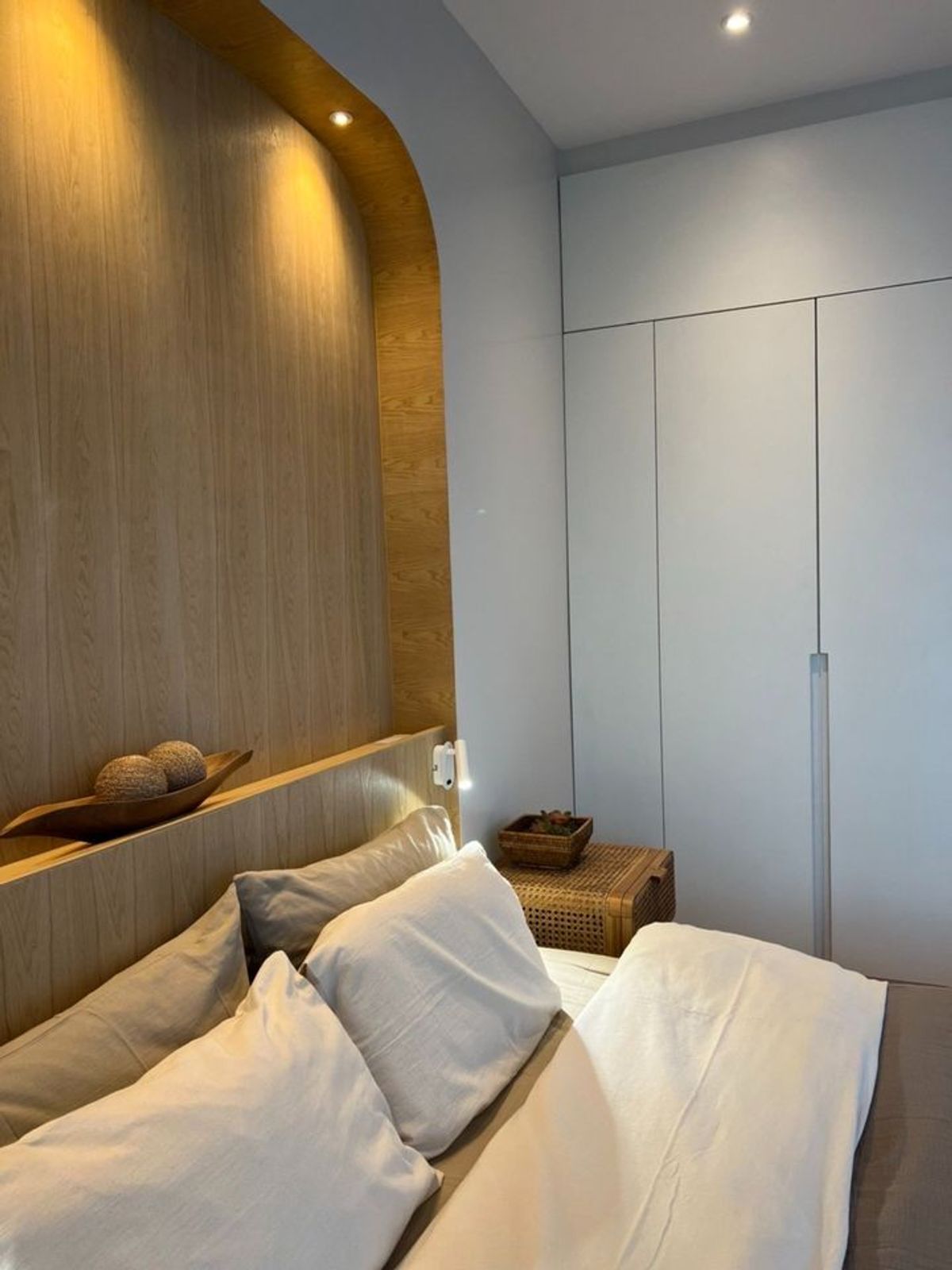 For SaleCondoRatchathewi,Phayathai : Villa Rachatewi【𝐒𝐄𝐋𝐋 & 𝐑𝐄𝐍𝐓】🔥Minimalist decor, warm and peaceful, private, near BTS Phaya Thai and the Ratchathewi lifestyle district, with easy access in all directions🔥  Contact Line ID: @hacondo