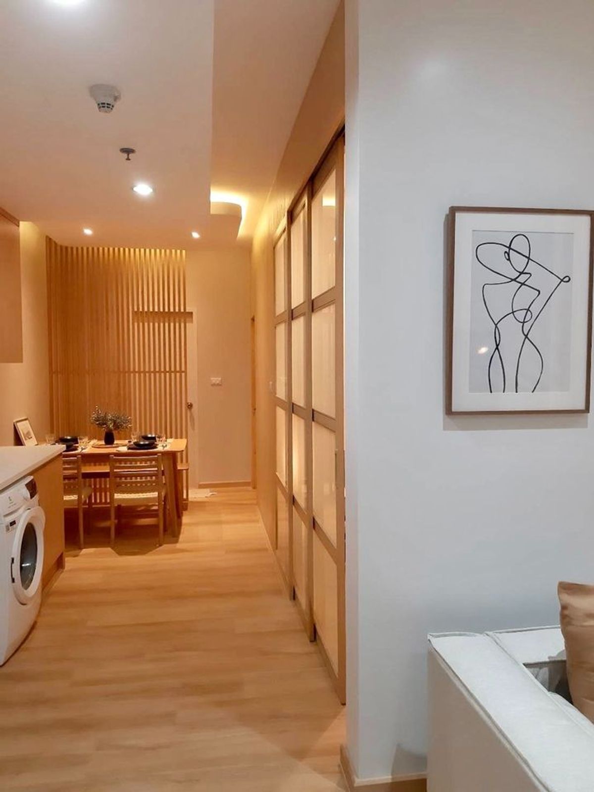 For SaleCondoRatchathewi,Phayathai : Villa Rachatewi【𝐒𝐄𝐋𝐋 & 𝐑𝐄𝐍𝐓】🔥Minimalist decor, warm and peaceful, private, near BTS Phaya Thai and the Ratchathewi lifestyle district, with easy access in all directions🔥  Contact Line ID: @hacondo