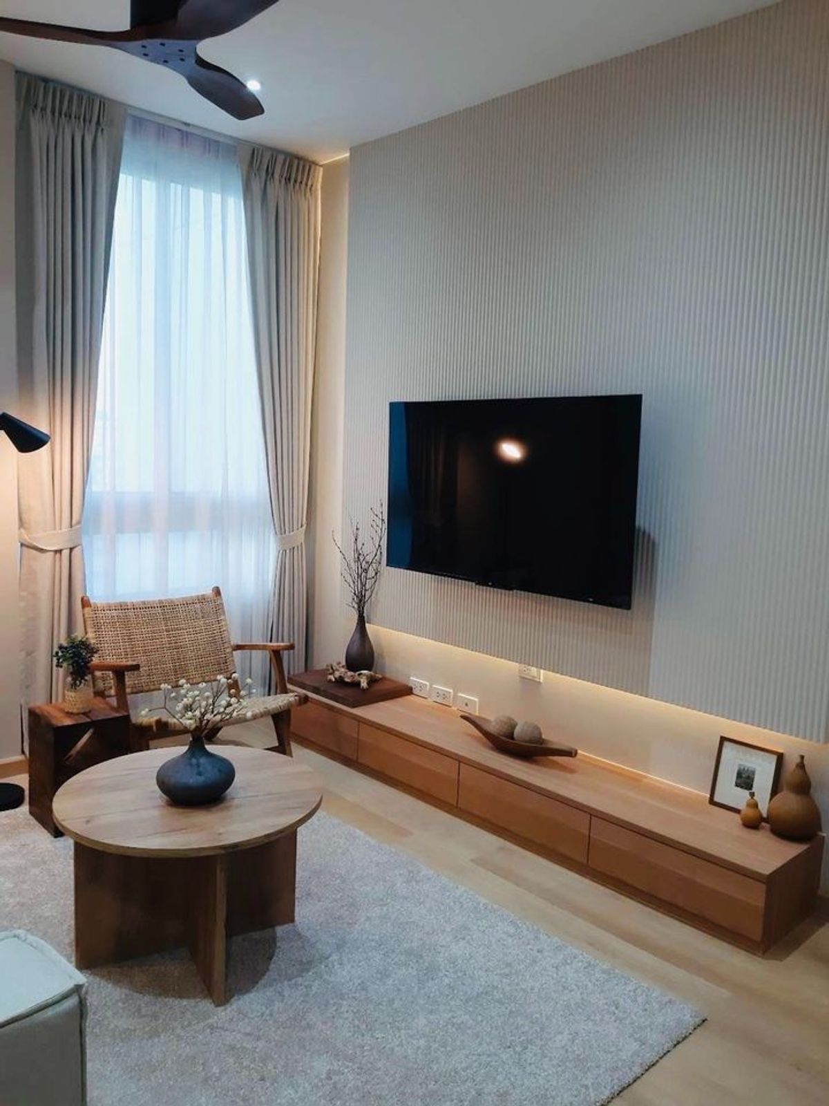 For SaleCondoRatchathewi,Phayathai : Villa Rachatewi【𝐒𝐄𝐋𝐋 & 𝐑𝐄𝐍𝐓】🔥Minimalist decor, warm and peaceful, private, near BTS Phaya Thai and the Ratchathewi lifestyle district, with easy access in all directions🔥  Contact Line ID: @hacondo