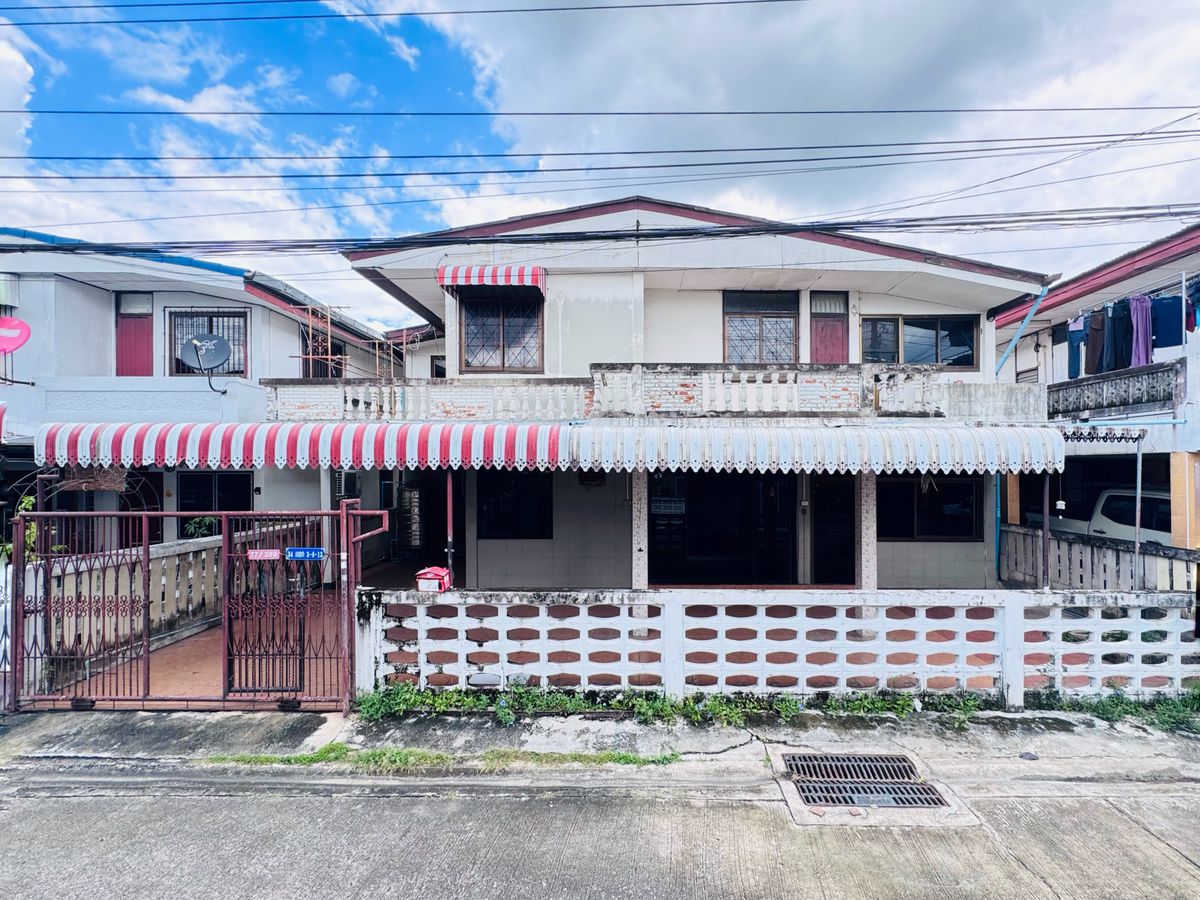 For SaleHouseKaset Nawamin,Ladplakao : Do not miss, sell below the price of the house, Nawamin 74, land 43 sq.whi.