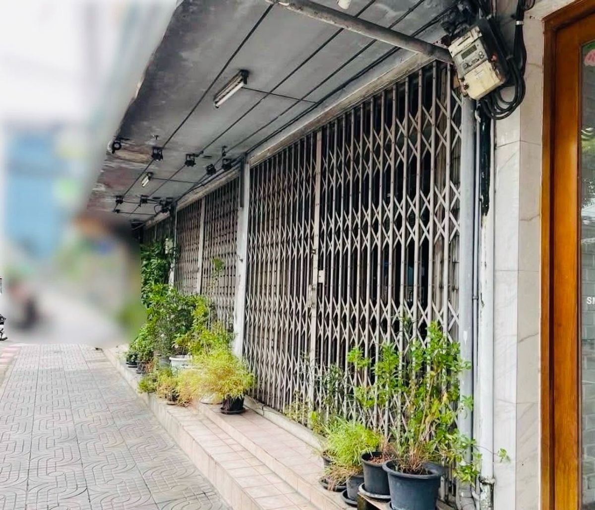 For RentShop HouseSukhumvit, Asoke, Thonglor : For Rent - Commercial Building Ekkamai - Sukhumvit Near BTS Ekkamai Station and Surround with Luxury Residences and Community Mall | Comfortable Transport by BTS WAY Or Can Walk