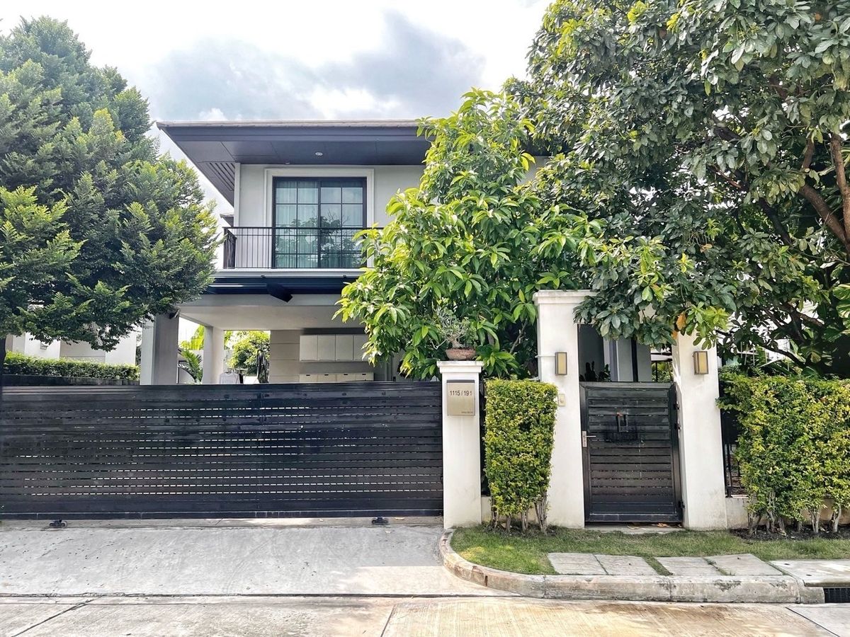 For SaleHousePattanakan, Srinakarin : Setthasiri Pattanakarn project with furniture