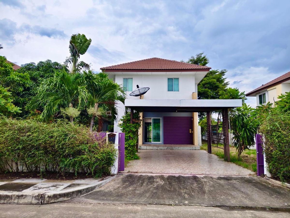 For SaleHouseChachoengsao : ⭐ Hot Sale! 2-Storey Detached House at Garden Lagoona – Lakeside Resort-Style Living, Peaceful & Serene, Perfect for Relaxation or Work From Home Spacious outdoor area with full privacy — at an unbeatable value!