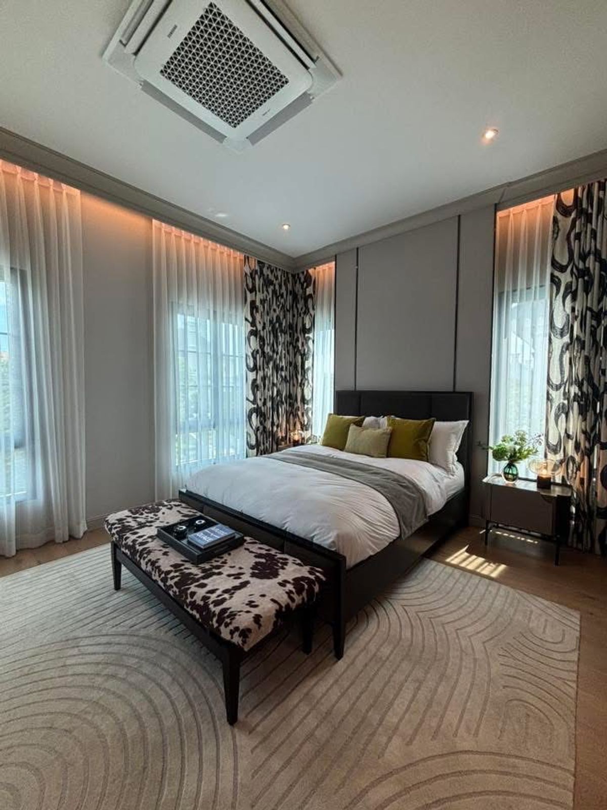 For SaleHousePattanakan, Srinakarin : The largest luxury in the project & quot; Narin Siri Krungthep Kreetha & quot; Only 1 kilometer to Brighton College