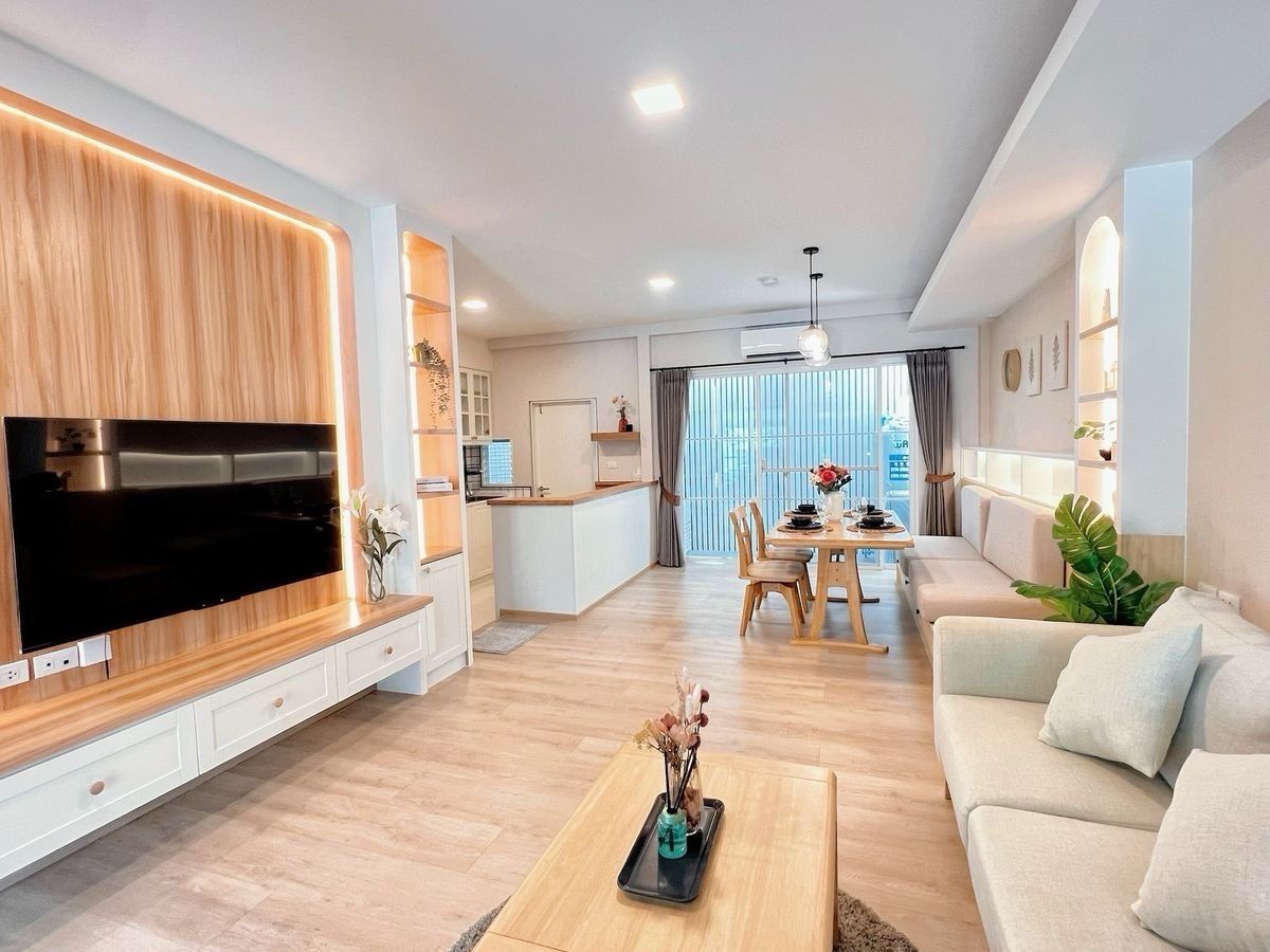ให้เช่าทาวน์โฮมบางนา แบริ่ง ลาซาล : 💥ForRent💥3Bed • Indy2 Bangna Ramkhamhang2 🏡 Near Mega Bangna‼️  Ready to move in ‼️  Fully Furnished ✨