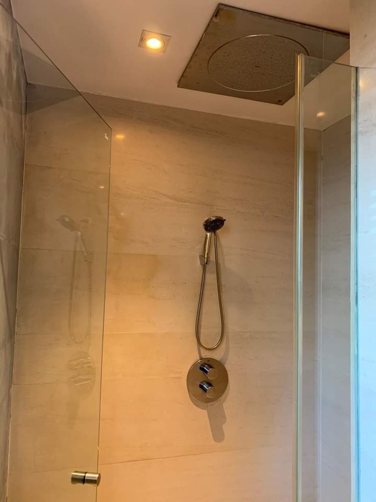 For RentCondoWitthayu, Chidlom, Langsuan, Ploenchit : ✅ CERM104 ✅ Line : @p2nproperty