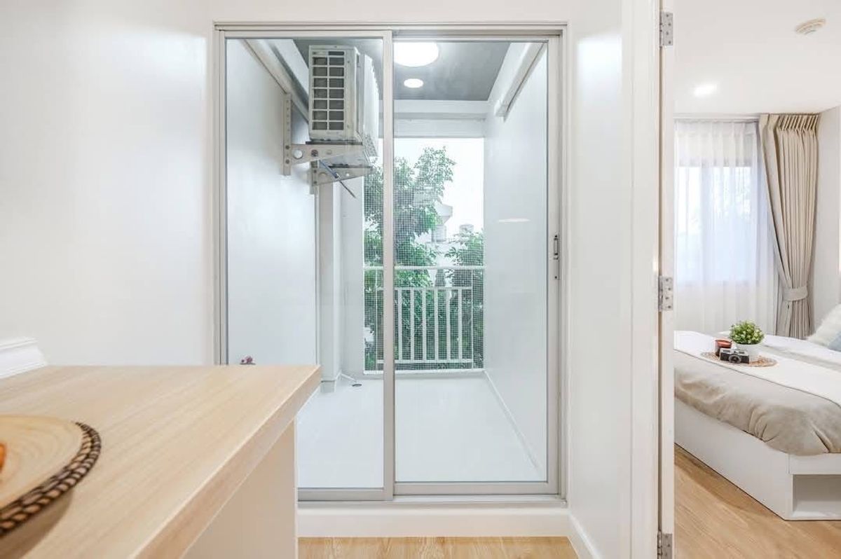 For RentCondoRamkhamhaeng, Hua Mak : For rent: Lumpini Condo Town Bodindecha - Ramkhamhaeng