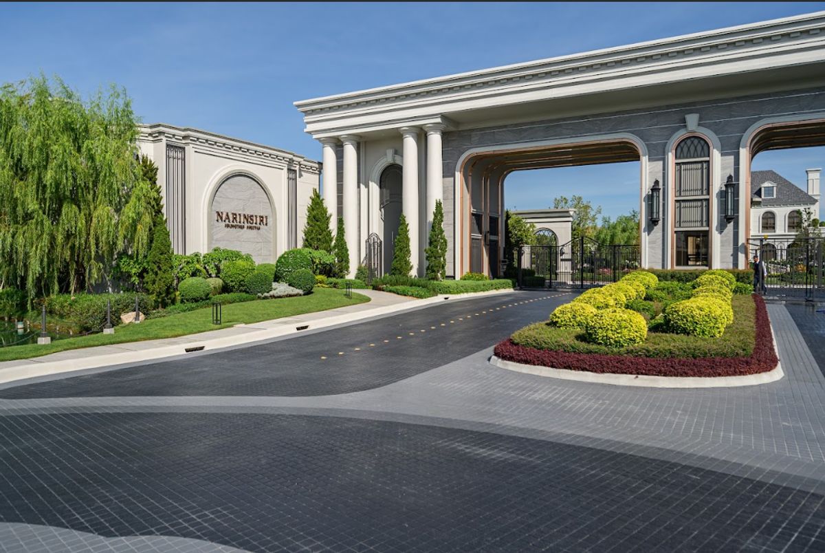 For SaleHousePattanakan, Srinakarin : The largest luxury in the project & quot; Narin Siri Krungthep Kreetha & quot; Only 1 kilometer to Brighton College