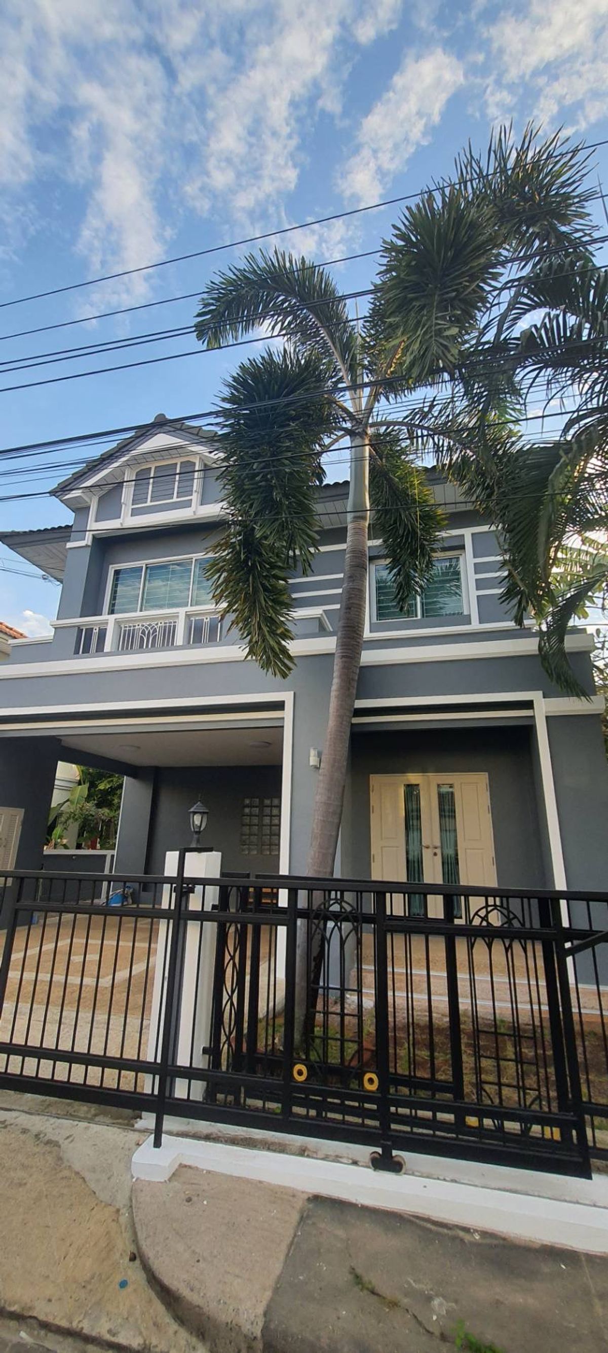 HouseLadkrabang, Suwannaphum Airport : House for Rent/Sale@Perfect Place Next to Robinson Ladkrabang