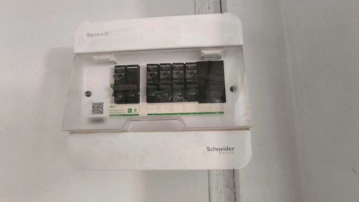 For SaleTownhomePathum Thani,Rangsit, Thammasat : Selling a new renovated townhouse, cheap price Liab Khlong Sam Road, Khlong Sam Subdistrict, Khlong Luang District, Pathum Thani, near Sarasas Witaed School, Khlong Luang Near Dhammakaya Temple