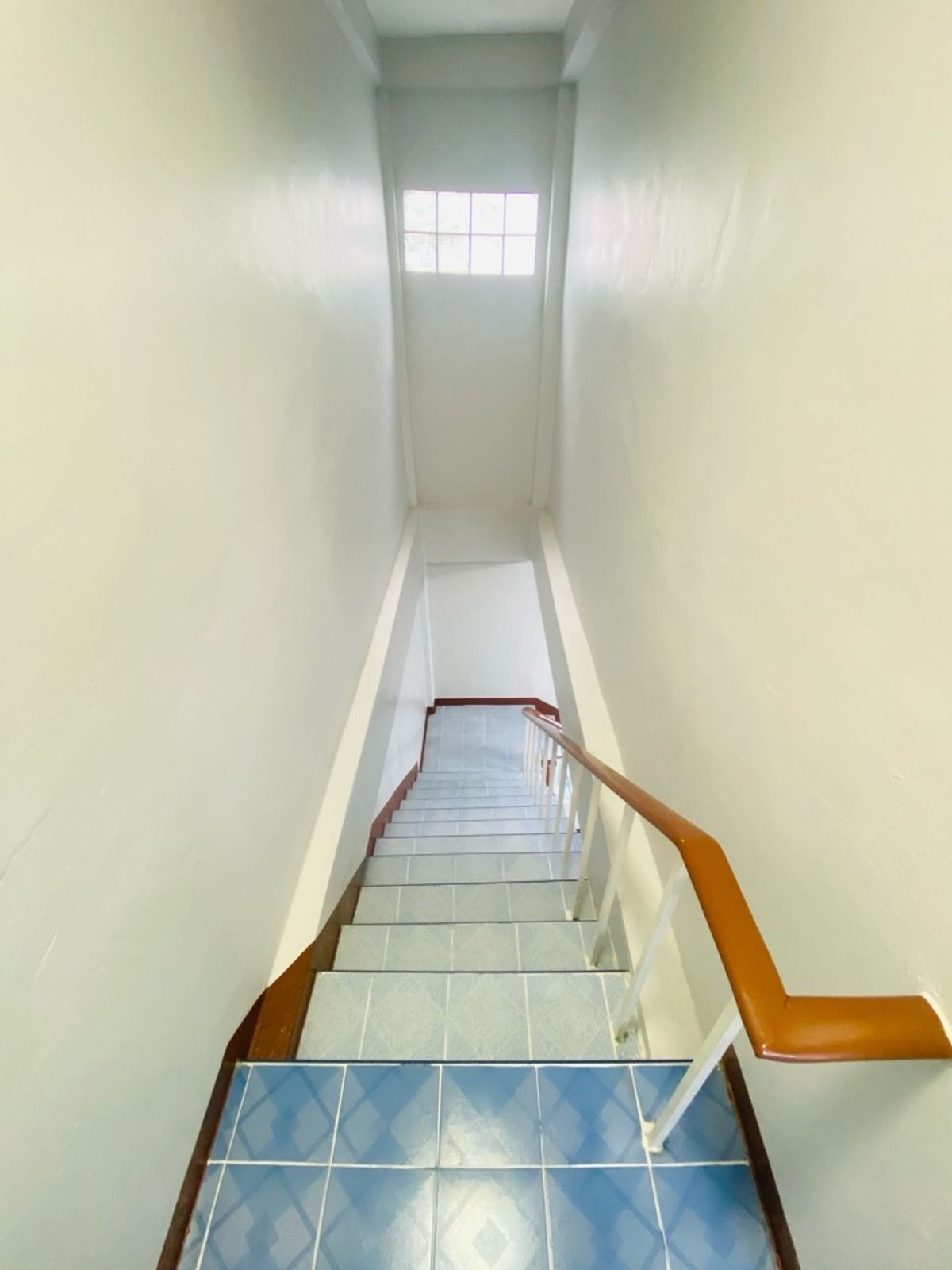 ขายทาวน์โฮมนนทบุรี บางใหญ่ บางบัวทอง : ตึก 4.5 ชั้น ซอยบางกร่าง50 นนทบุรีเดินทางสะดวก เข้าซอยเพียง 50 เมตร ทำเลดีมาก เหมาะทั้งอยู่อาศัยและทำธุรกิจ