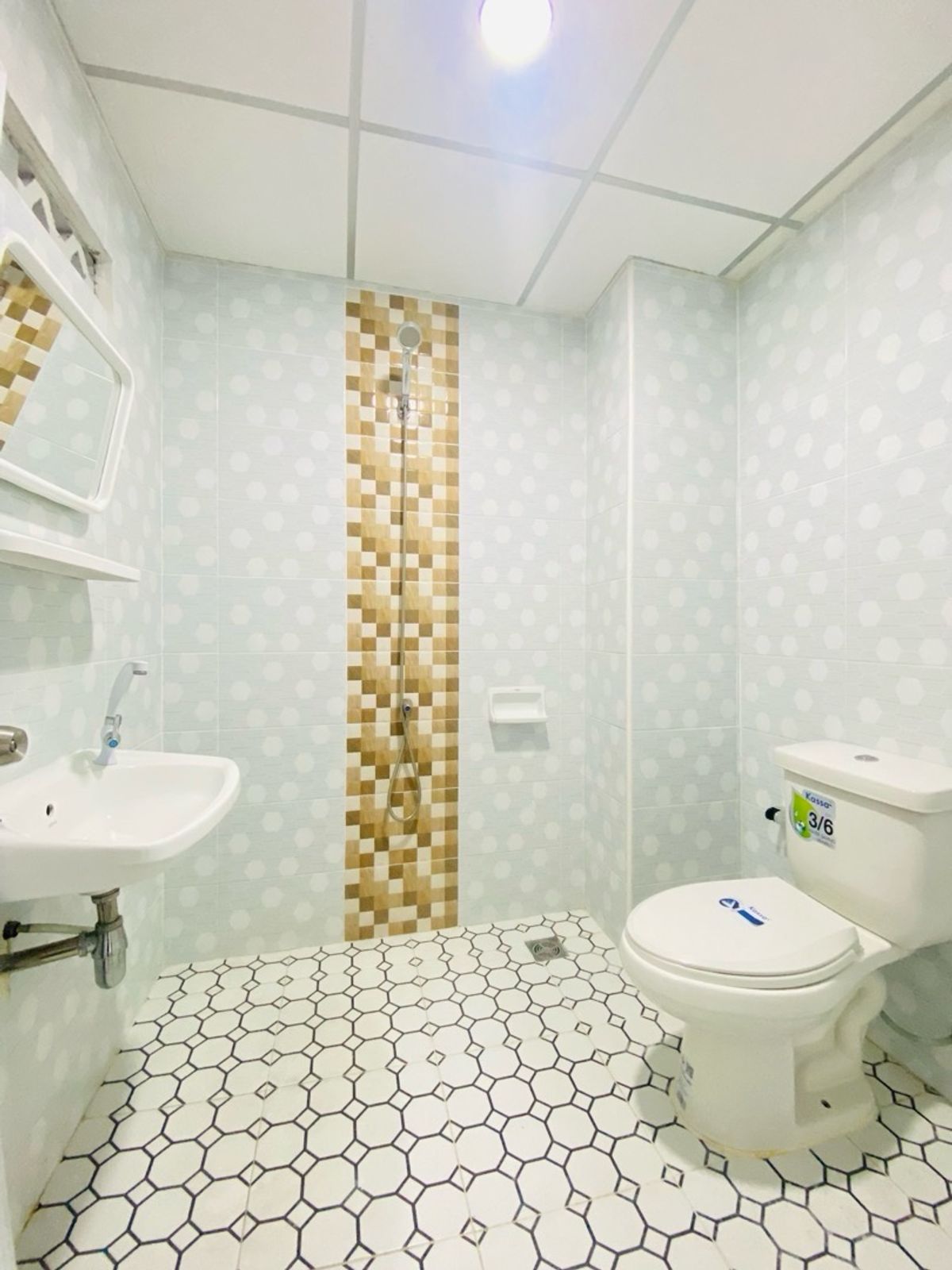 ขายทาวน์โฮมนนทบุรี บางใหญ่ บางบัวทอง : ตึก 4.5 ชั้น ซอยบางกร่าง50 นนทบุรีเดินทางสะดวก เข้าซอยเพียง 50 เมตร ทำเลดีมาก เหมาะทั้งอยู่อาศัยและทำธุรกิจ