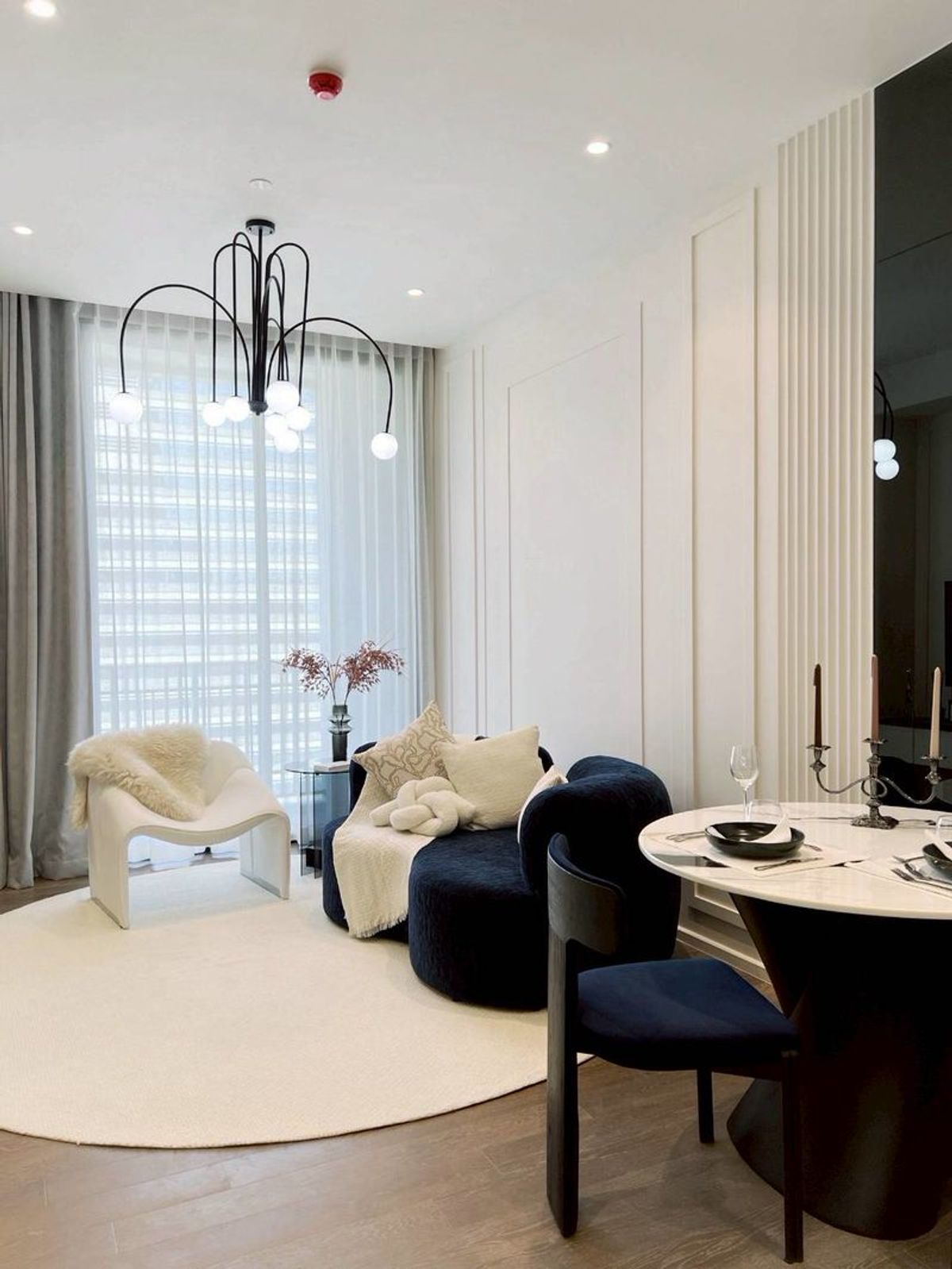ให้เช่าคอนโดวิทยุ ชิดลม หลังสวน : Available Now!!! >>> MUNIQ Langsuan – Live Your Luxury Life