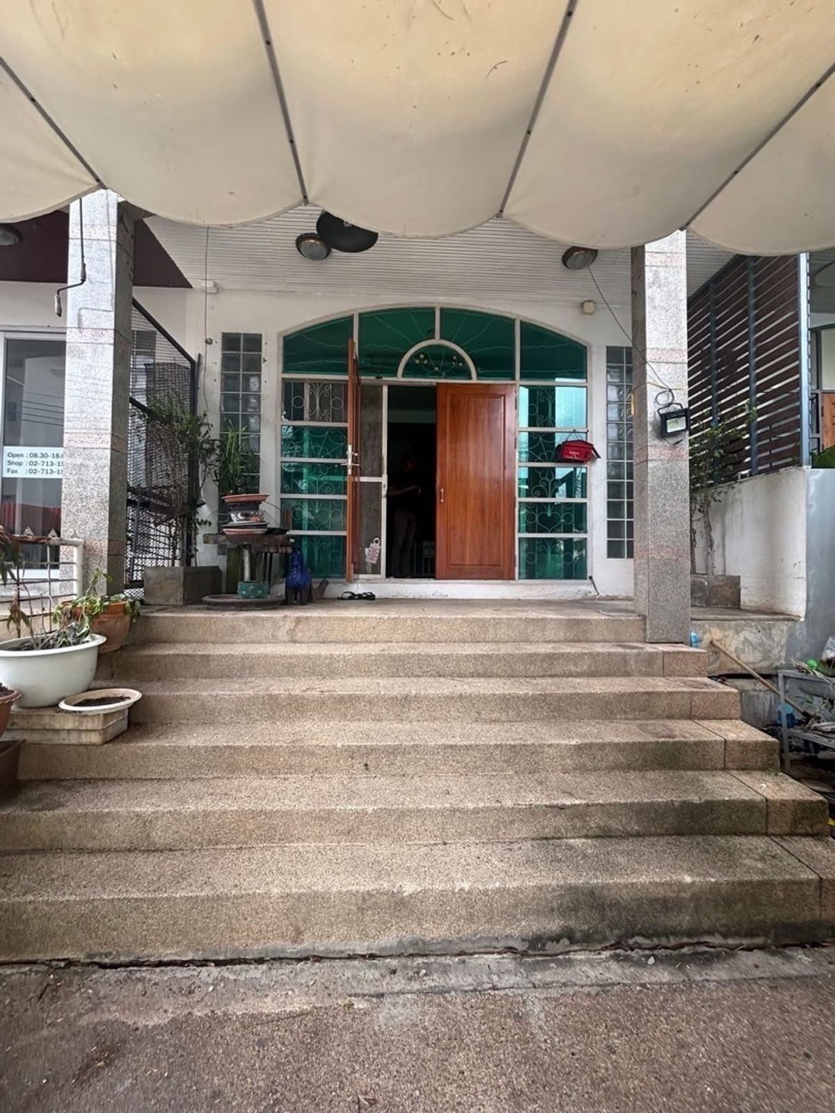 For RentShop HouseSukhumvit, Asoke, Thonglor : For Rent - Commercial Building at Ekkamai Sukhumvit 63 For Business | Renting Ekkamai Sukhumvit 63 for business operations