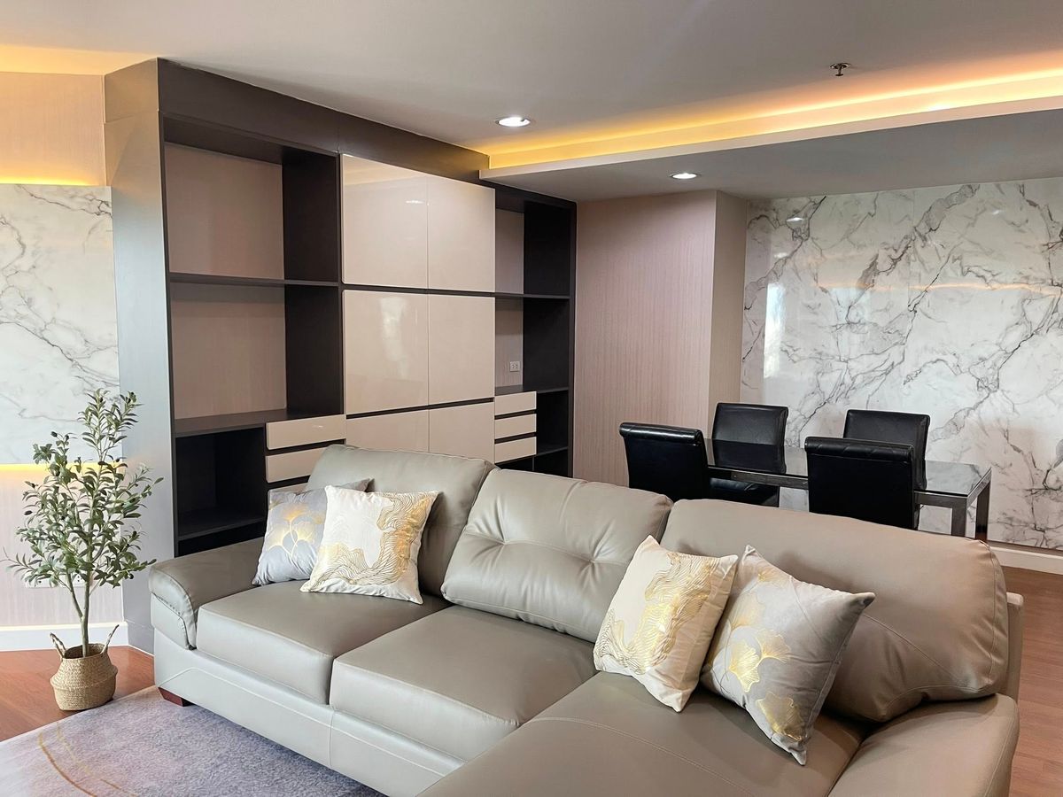 For RentCondoRama9, Petchburi, RCA : Belle Grand Rama9 3 Bedroom Condo Rama9 for rent near MRT Rama9 550 meters