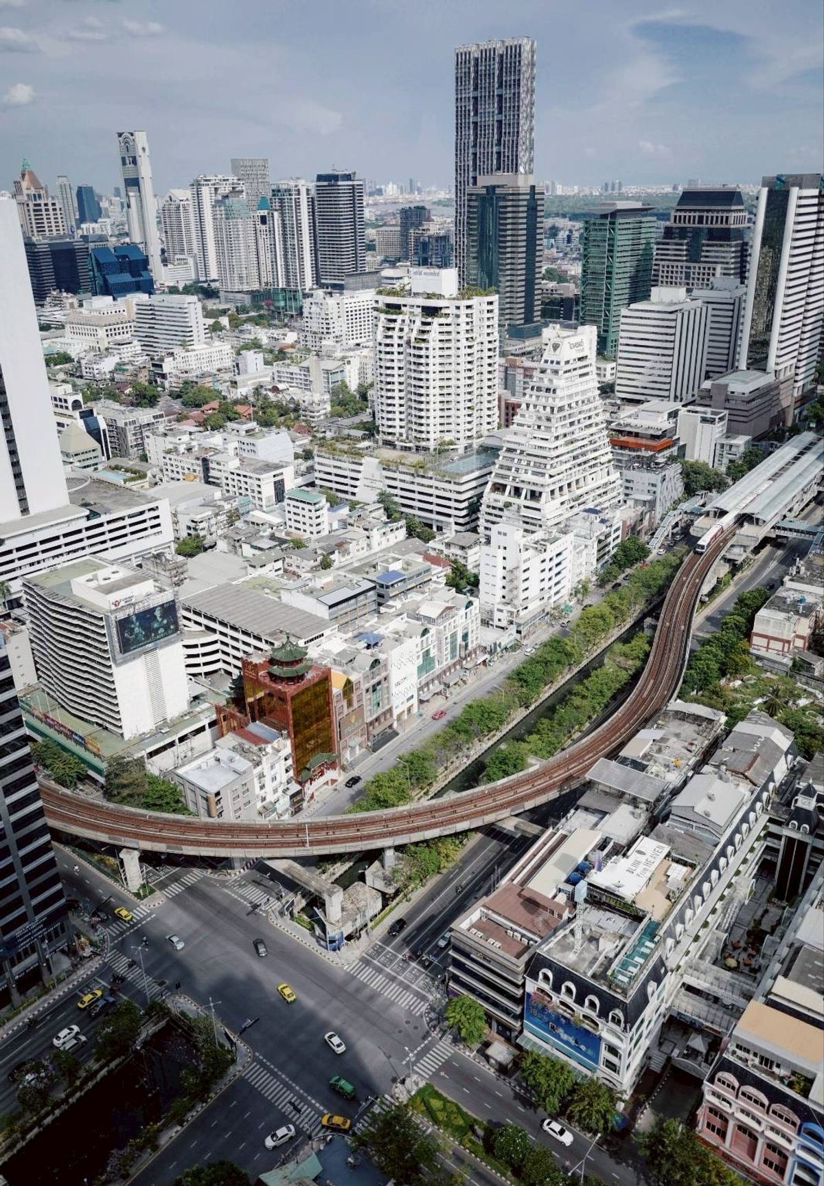 ให้เช่าคอนโดสีลม ศาลาแดง บางรัก : ปล่อยเช่า  1 นอน 1  น้ำ 50 ตร.ม. ห้องสวย ตกแต่งอย่างดีเฟอร์+เครื่องใช้ไฟฟ้าครบ ชั้นสูง วิวไม่บล็อก พร้อมเข้าอยู่