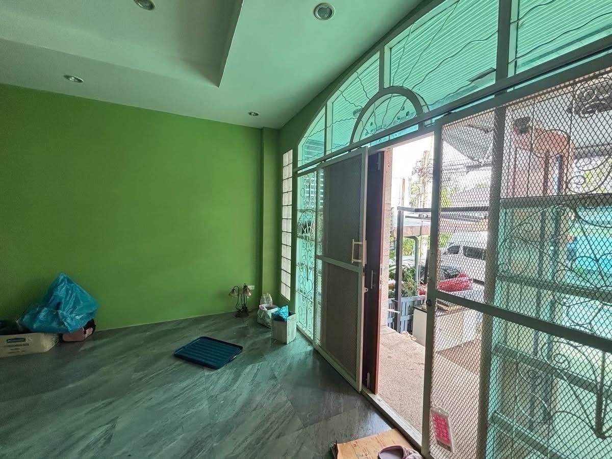 For RentShop HouseSukhumvit, Asoke, Thonglor : For Rent - Commercial Building at Ekkamai Sukhumvit 63 For Business | Renting Ekkamai Sukhumvit 63 for business operations
