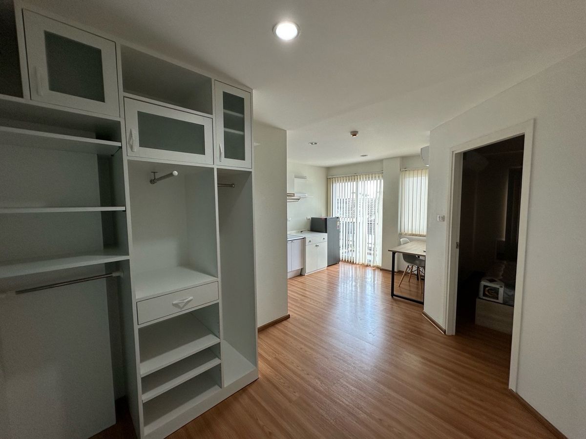 For RentCondoChaengwatana, Muangthong : Rent a Resta Resort Chaengwattana 12, good location near the Government Center!