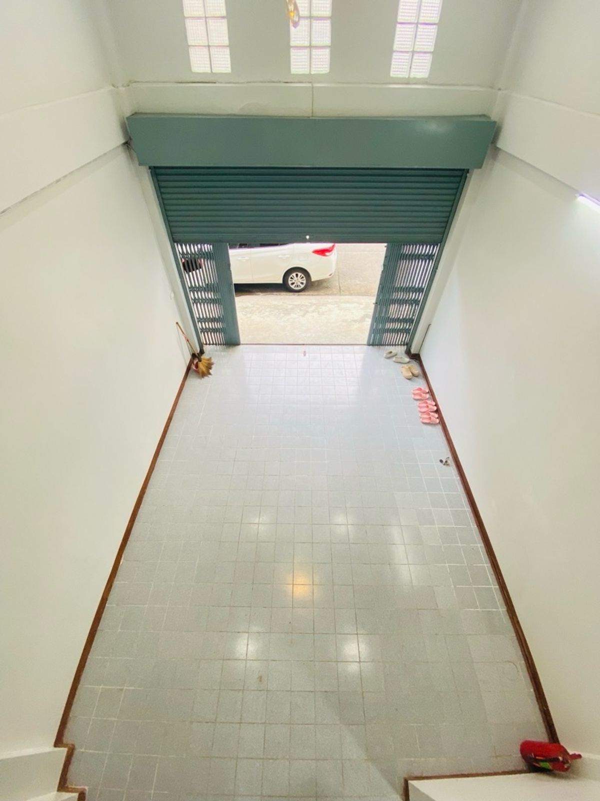 ขายทาวน์โฮมนนทบุรี บางใหญ่ บางบัวทอง : ตึก 4.5 ชั้น ซอยบางกร่าง50 นนทบุรีเดินทางสะดวก เข้าซอยเพียง 50 เมตร ทำเลดีมาก เหมาะทั้งอยู่อาศัยและทำธุรกิจ