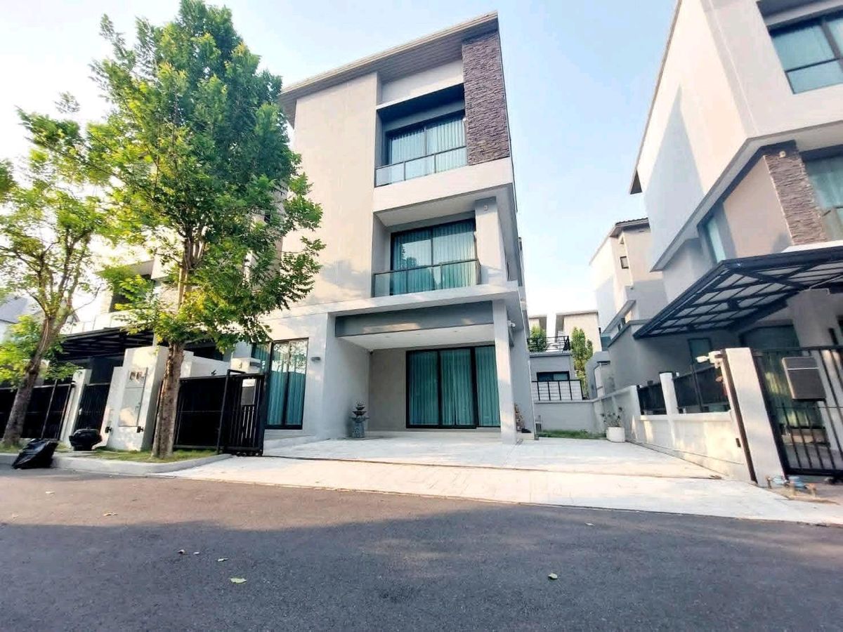 For RentHouseYothinpattana,CDC : Urgent, reserve a 3-story twin house for rent, Luxury house, Class Class Ekkamai-Baan Klang Muang Class, Soi Sukhonthasawat 19