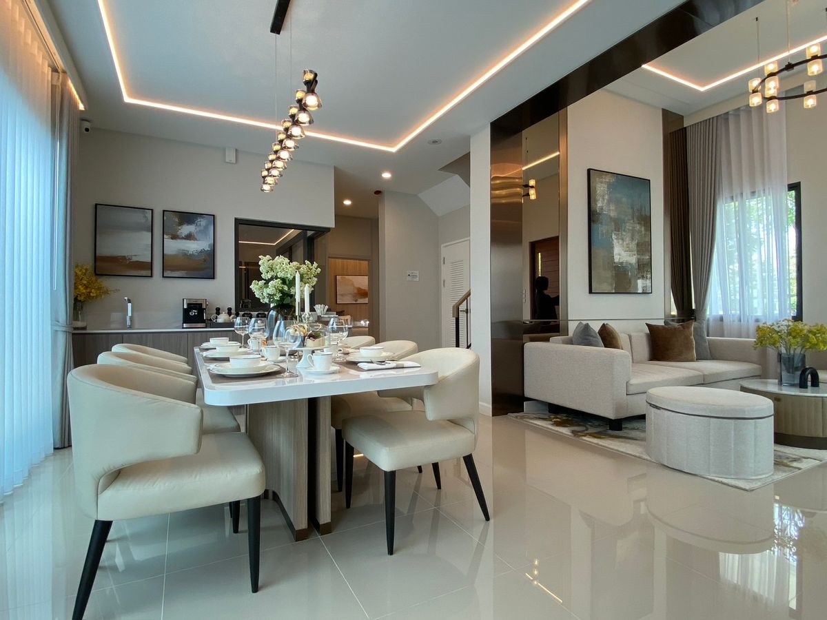 For SaleHouseLadkrabang, Suwannaphum Airport : & quot; Ban Ninya, Krungthep Kreetha Motorway & quot; 3 -storey detached house project, Krungthep Kreetha from Central Pattana