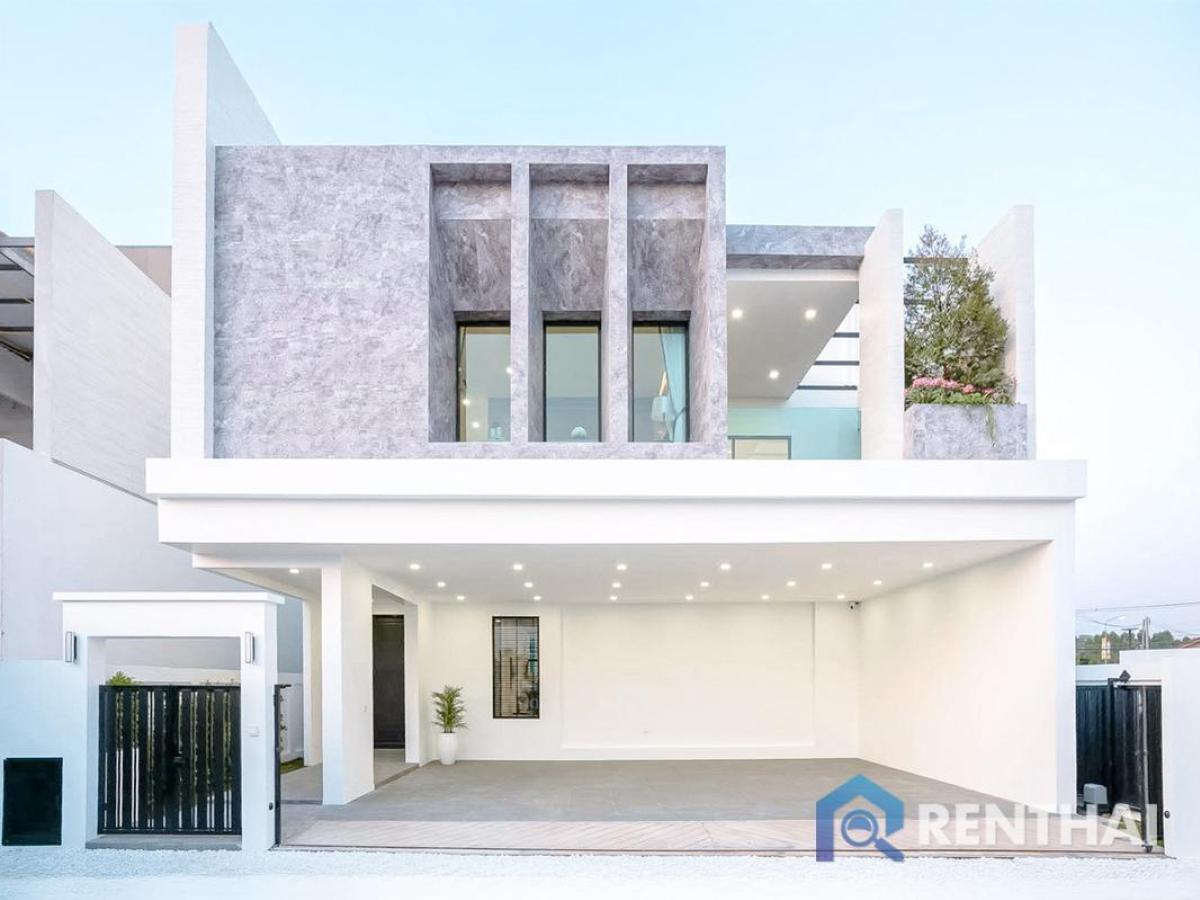 For SaleHousePattaya, Bangsaen, Chonburi : Stunning Luxury Home with Private Pool