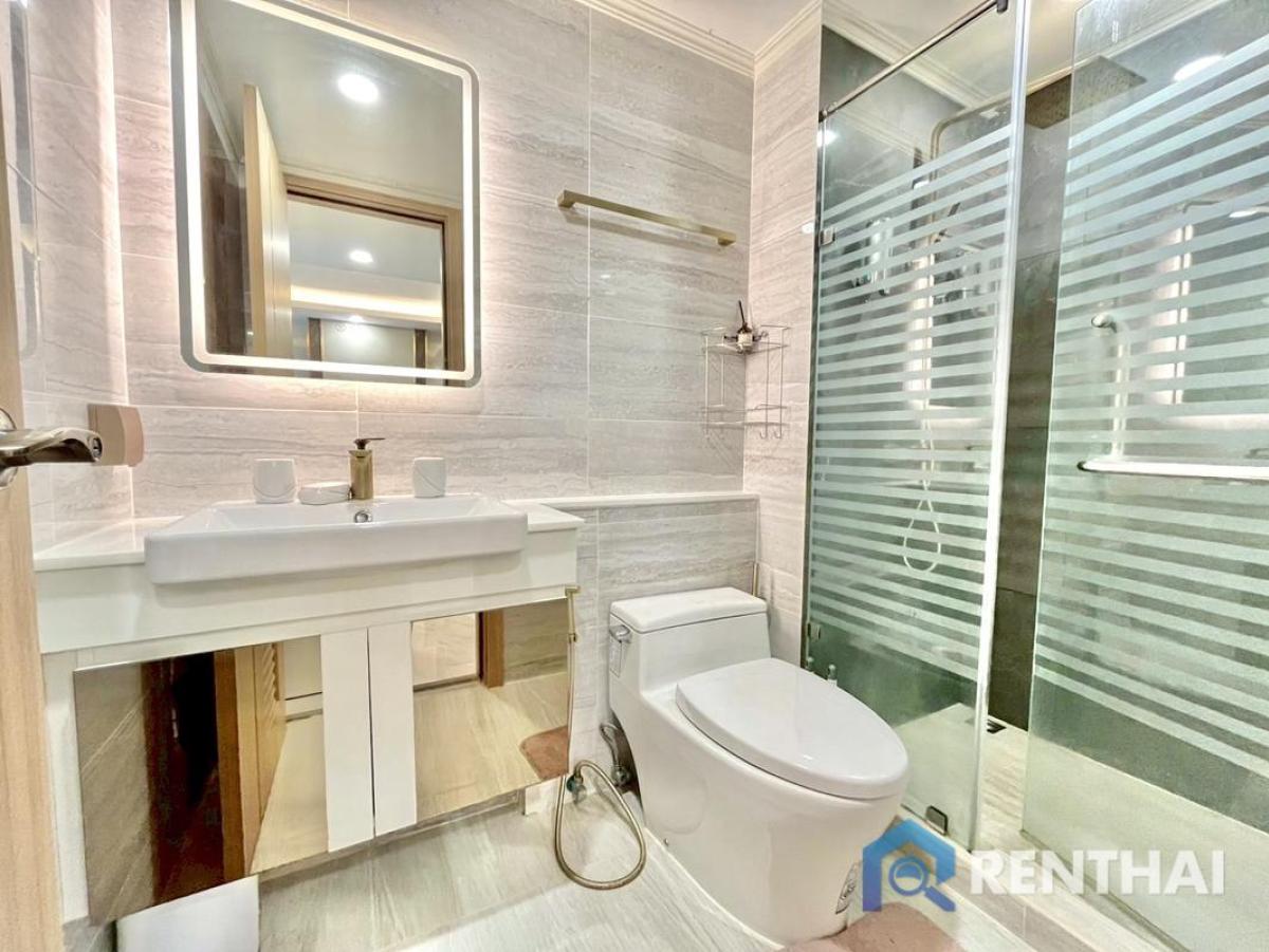 ขายคอนโดพัทยา บางแสน ชลบุรี สัตหีบ : คอนโด 1 ห้องนอนที่น่าปรารถนา พร้อมเฟอร์นิเจอร์ครบครันที่ Dusit Grand Park 2, พัทยาราคา 3.7 ล้านบาท เฟอร์นิเจอร์ครบครัน พร้อมสิ่งอำนวยความสะดวก