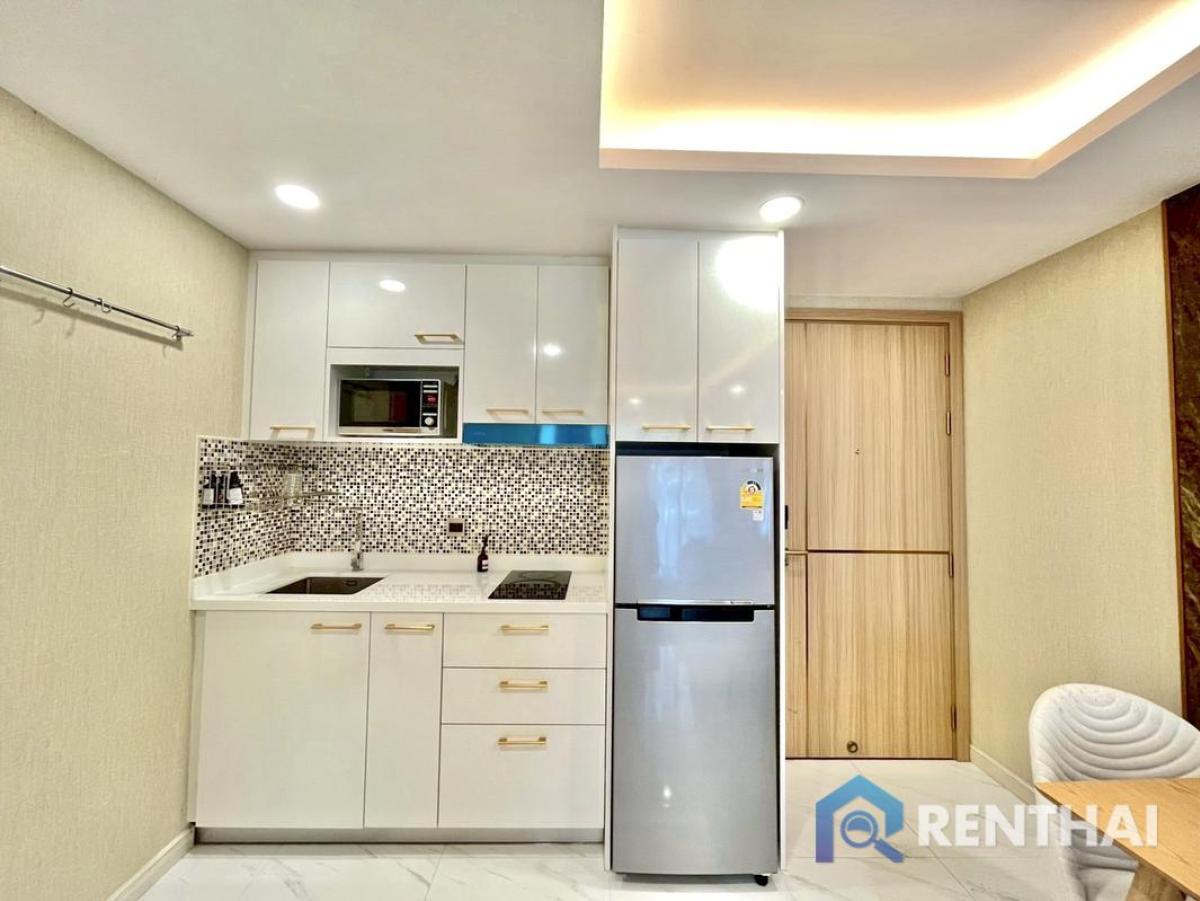 ขายคอนโดพัทยา บางแสน ชลบุรี สัตหีบ : คอนโด 1 ห้องนอนที่น่าปรารถนา พร้อมเฟอร์นิเจอร์ครบครันที่ Dusit Grand Park 2, พัทยาราคา 3.7 ล้านบาท เฟอร์นิเจอร์ครบครัน พร้อมสิ่งอำนวยความสะดวก