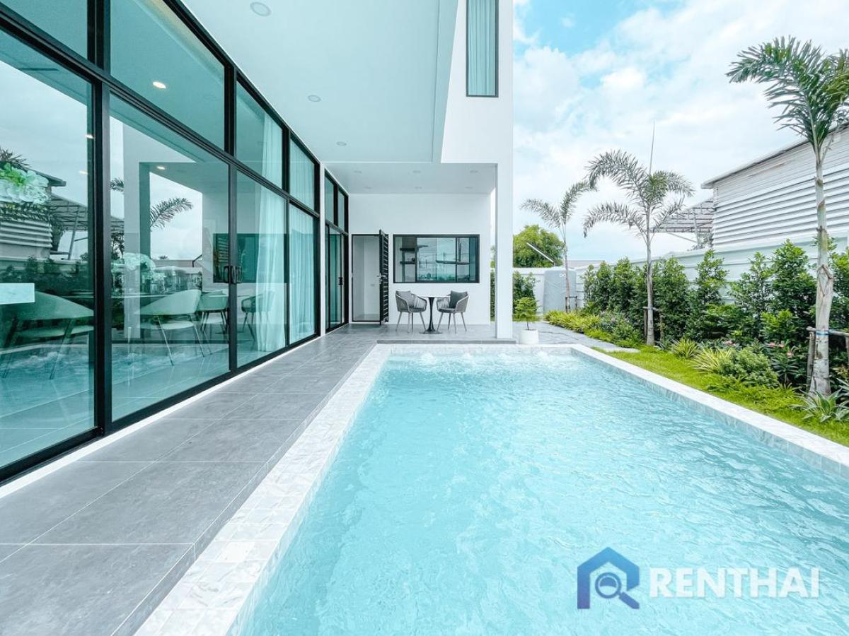 For SaleHousePattaya, Bangsaen, Chonburi : Stunning Luxury Home with Private Pool