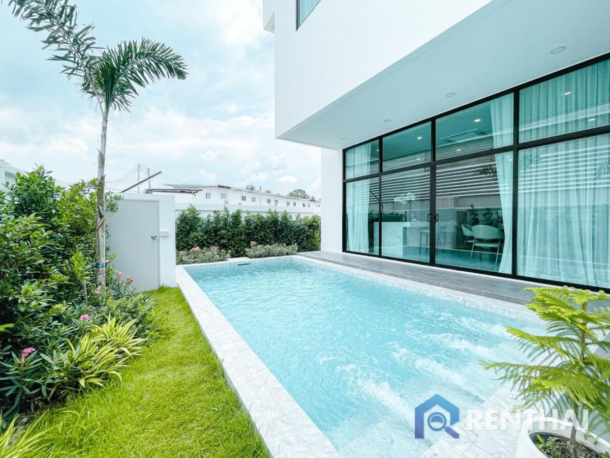 For SaleHousePattaya, Bangsaen, Chonburi : Stunning Luxury Home with Private Pool