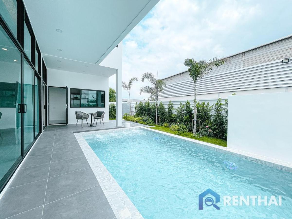 For SaleHousePattaya, Bangsaen, Chonburi : Stunning Luxury Home with Private Pool