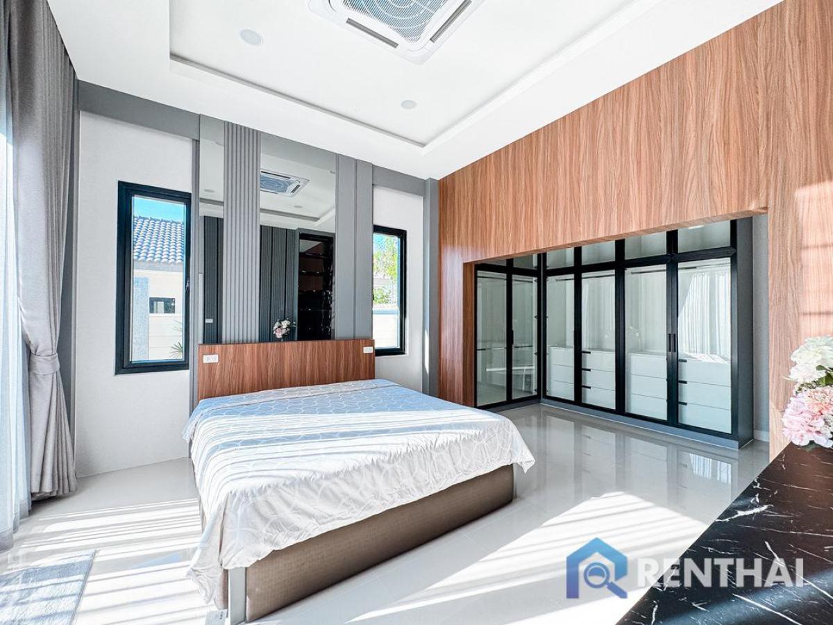 ขายบ้านพัทยา บางแสน ชลบุรี สัตหีบ : วิลล่าสระว่ายน้ำ 3 ห้องนอน 4 ห้องน้ำ พร้อมสระว่ายน้ำในพัทยา