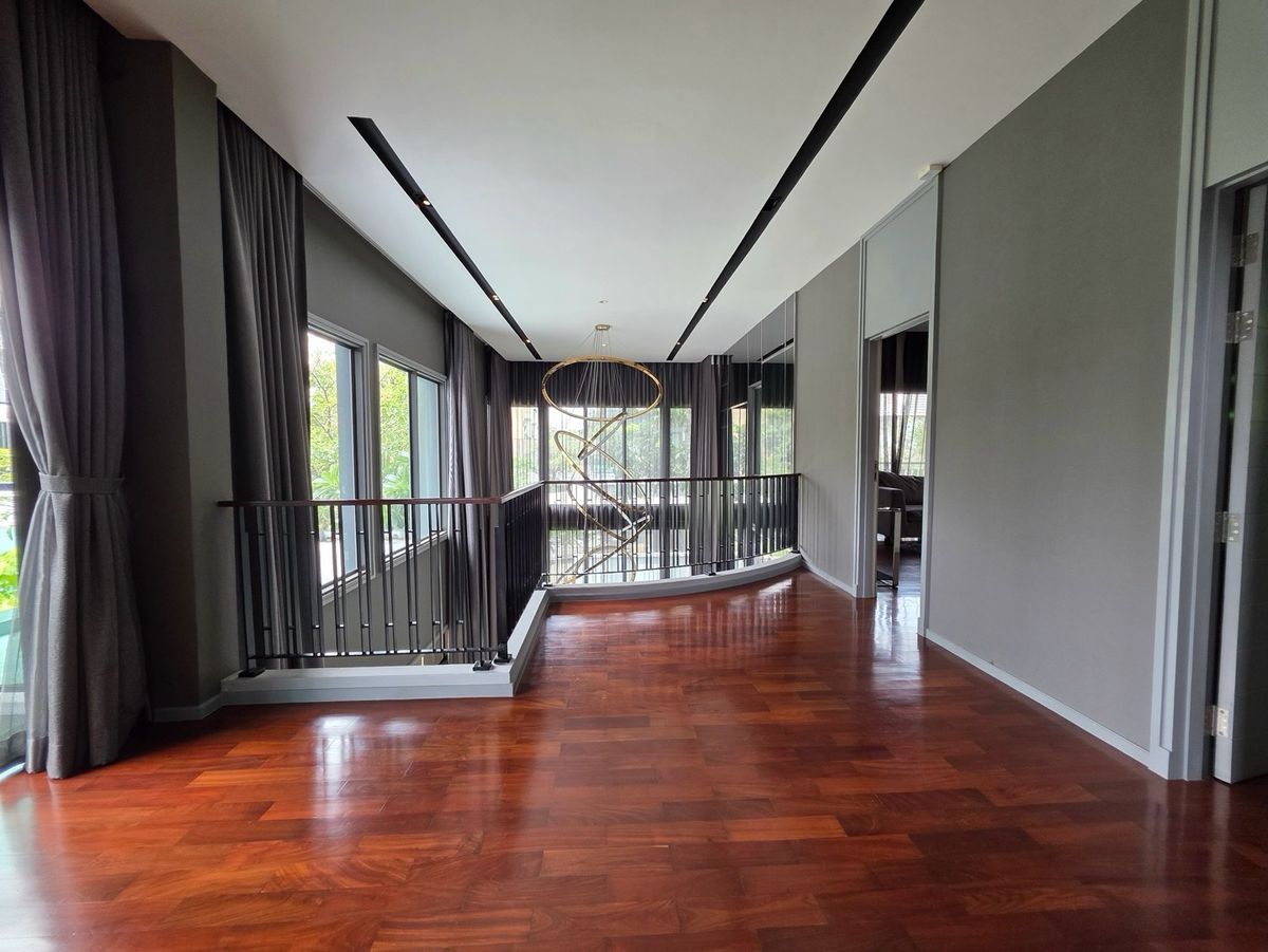 HousePattanakan, Srinakarin : For sale / #for rent — Grand Bangkok Boulevard Rama 9 Flagship Residence, the most potential location on Krungthep Kreetha Road — only 50 meters from Wellington College Bangkok.