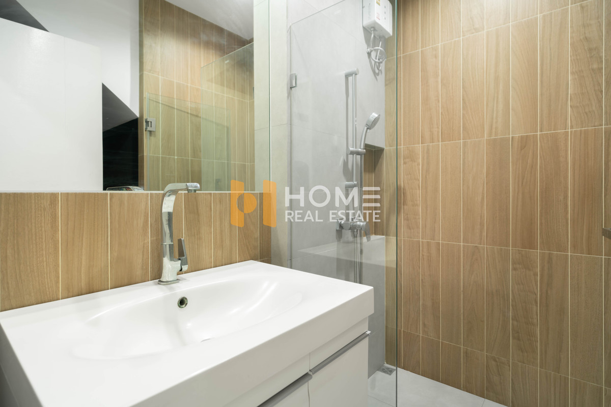 ขายบ้านลาดกระบัง สุวรรณภูมิ : บ้านหลังใหญ่ พื้นที่ใช้สอยจุใจ ✨ บ้านเดี่ยว เนอวานา บียอนด์ ศรีนครินทร์ / 4 ห้องนอน (ขาย), Nirvana Beyond Srinakarin / Detached House 4 Bedrooms (FOR SALE) FON141