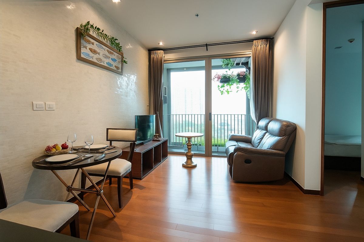 For RentCondoSukhumvit, Asoke, Thonglor : Ready to move 2 bed 1 bath condo for rent Ashton Morph 38