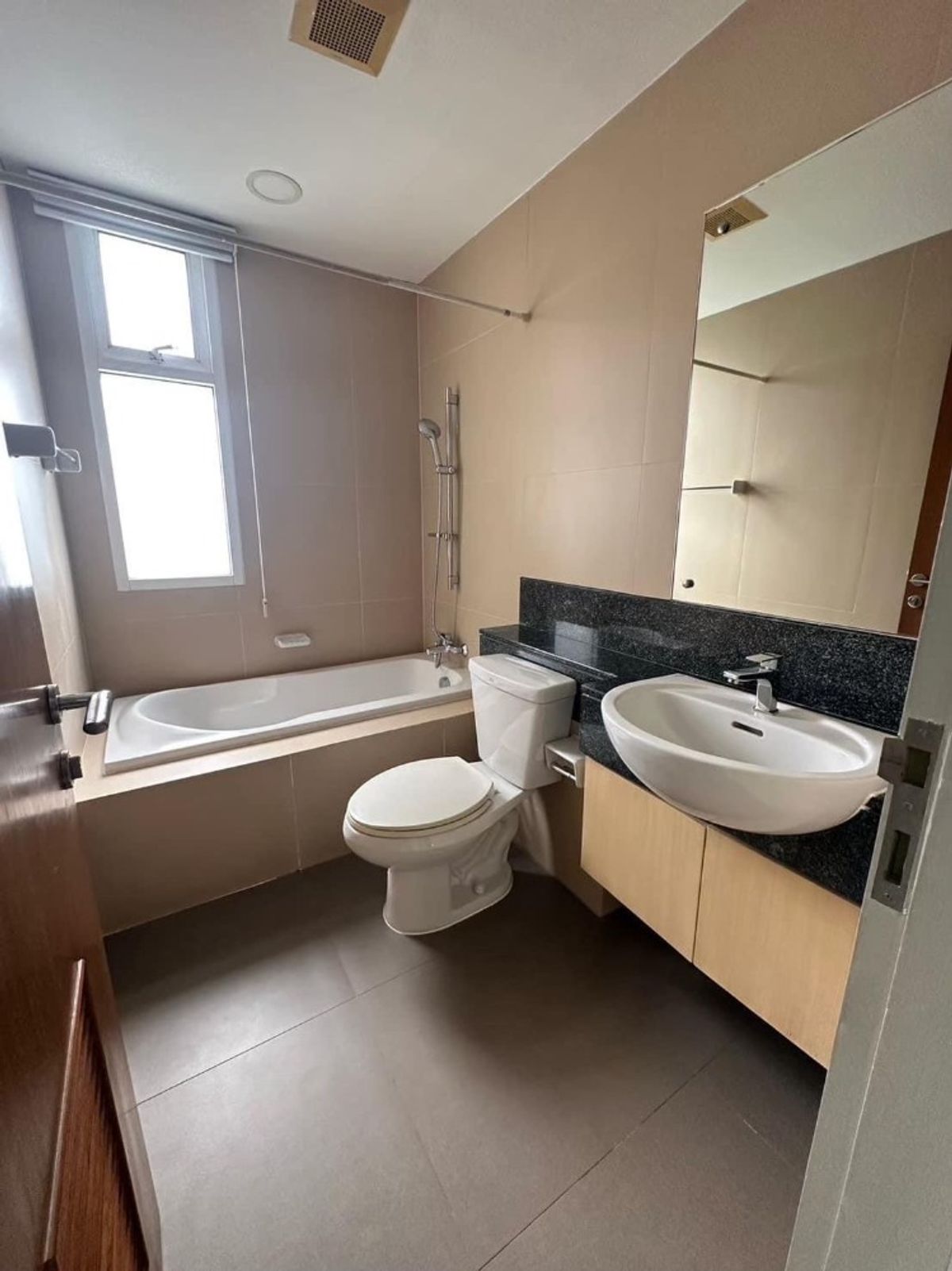 For RentCondoSukhumvit, Asoke, Thonglor : ✅ FNS103 ✅ Line : @p2nproperty