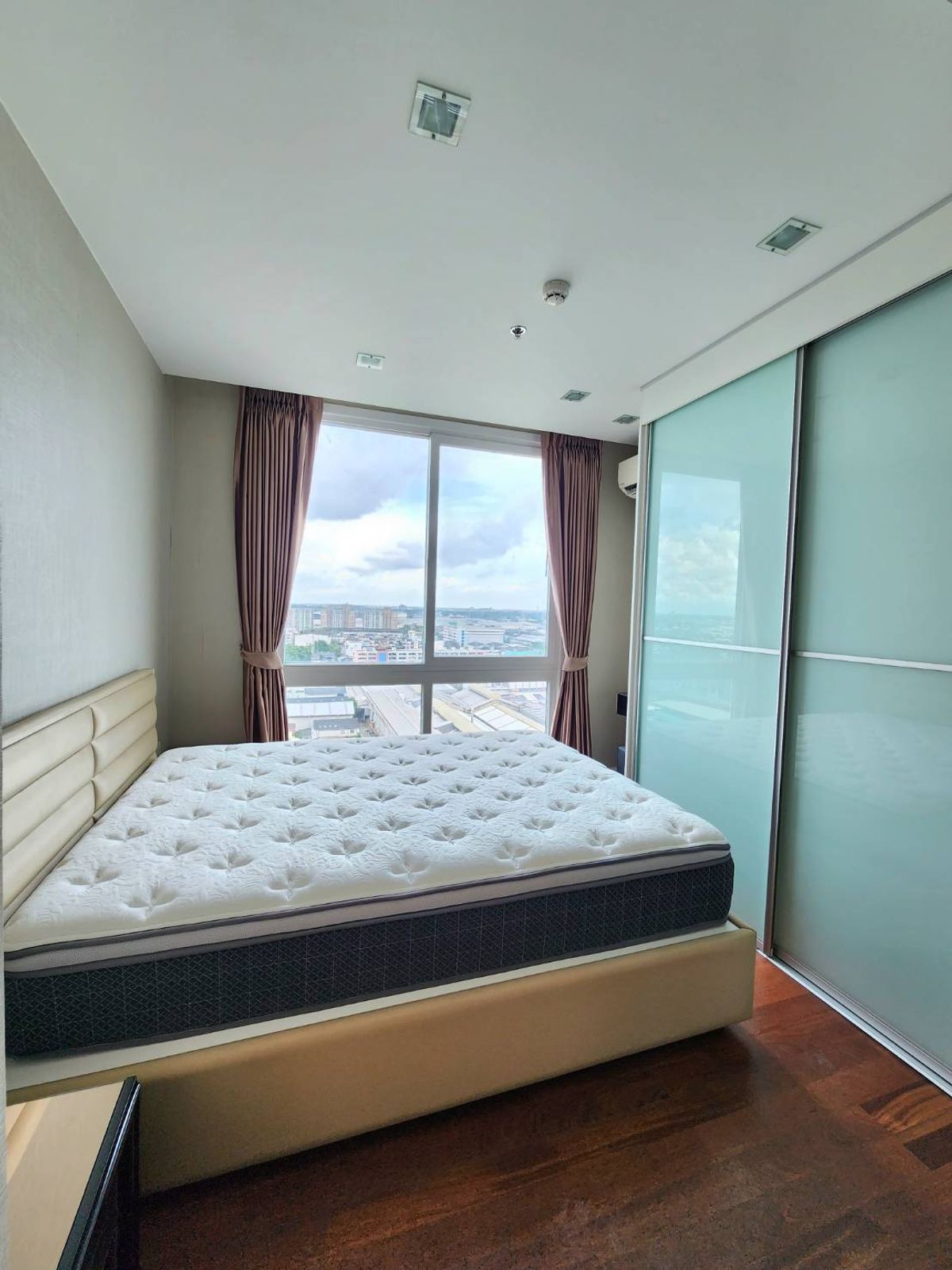 For RentCondoSamut Prakan,Samrong : 💥CP-8610💥  The Metropolis Samrong Interchange👉Line : @rangrak